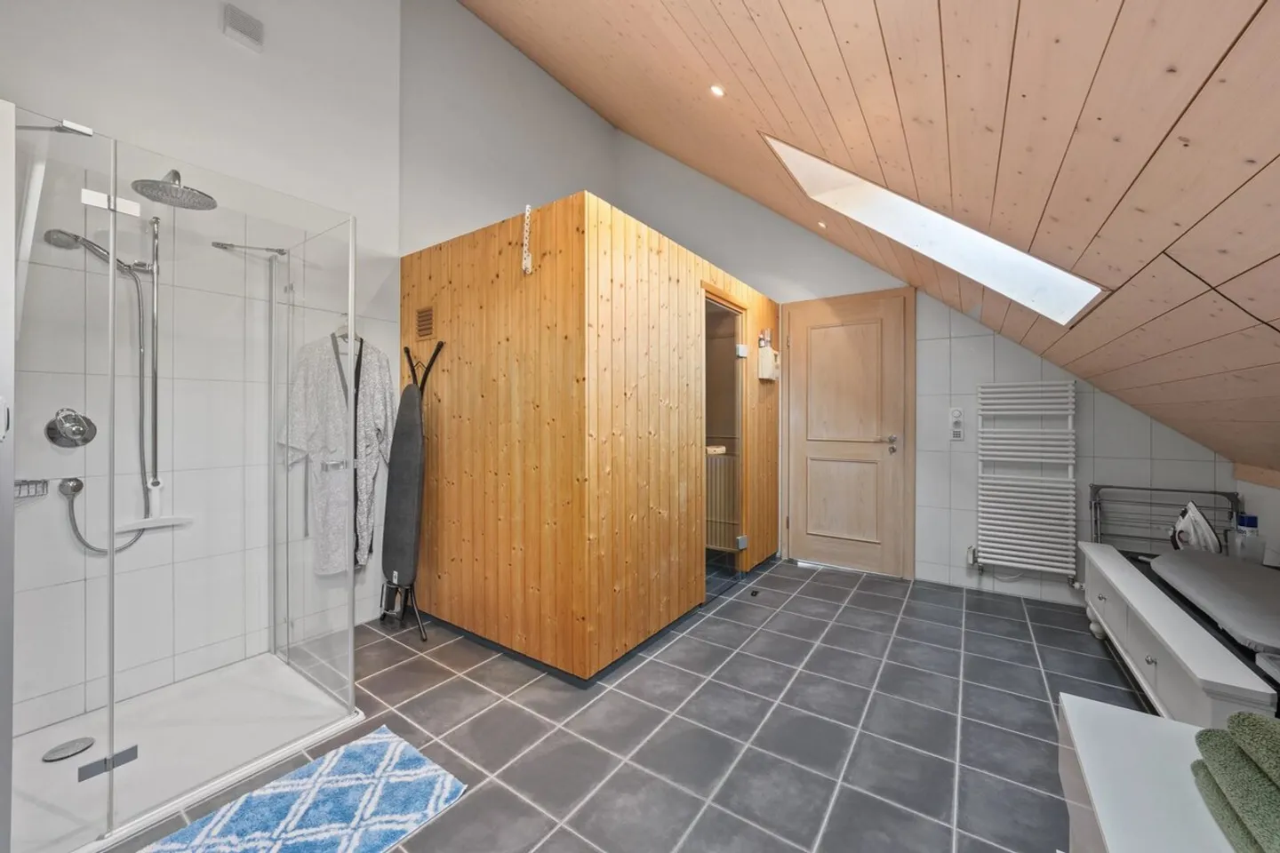 Opportunité à ne pas manquer? Appartement en duplex de 6,5 pièces au dernier éta - Photo 10 sur 11