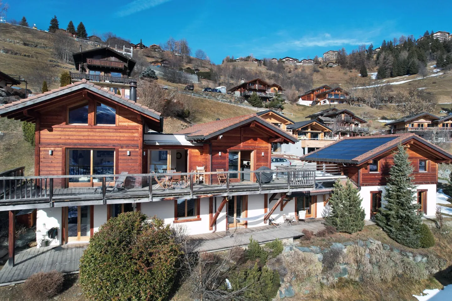 Chalet avec Appartement Séparé - Photo 2 sur 13