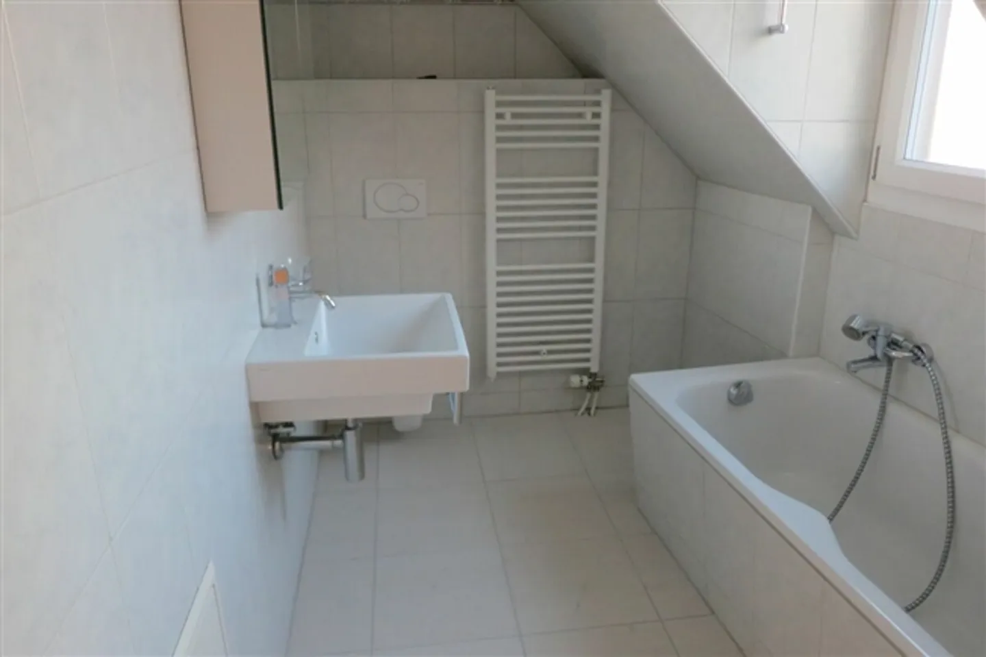 Beautiful 2.5-room apartment with gallery - Photo 3 of 11