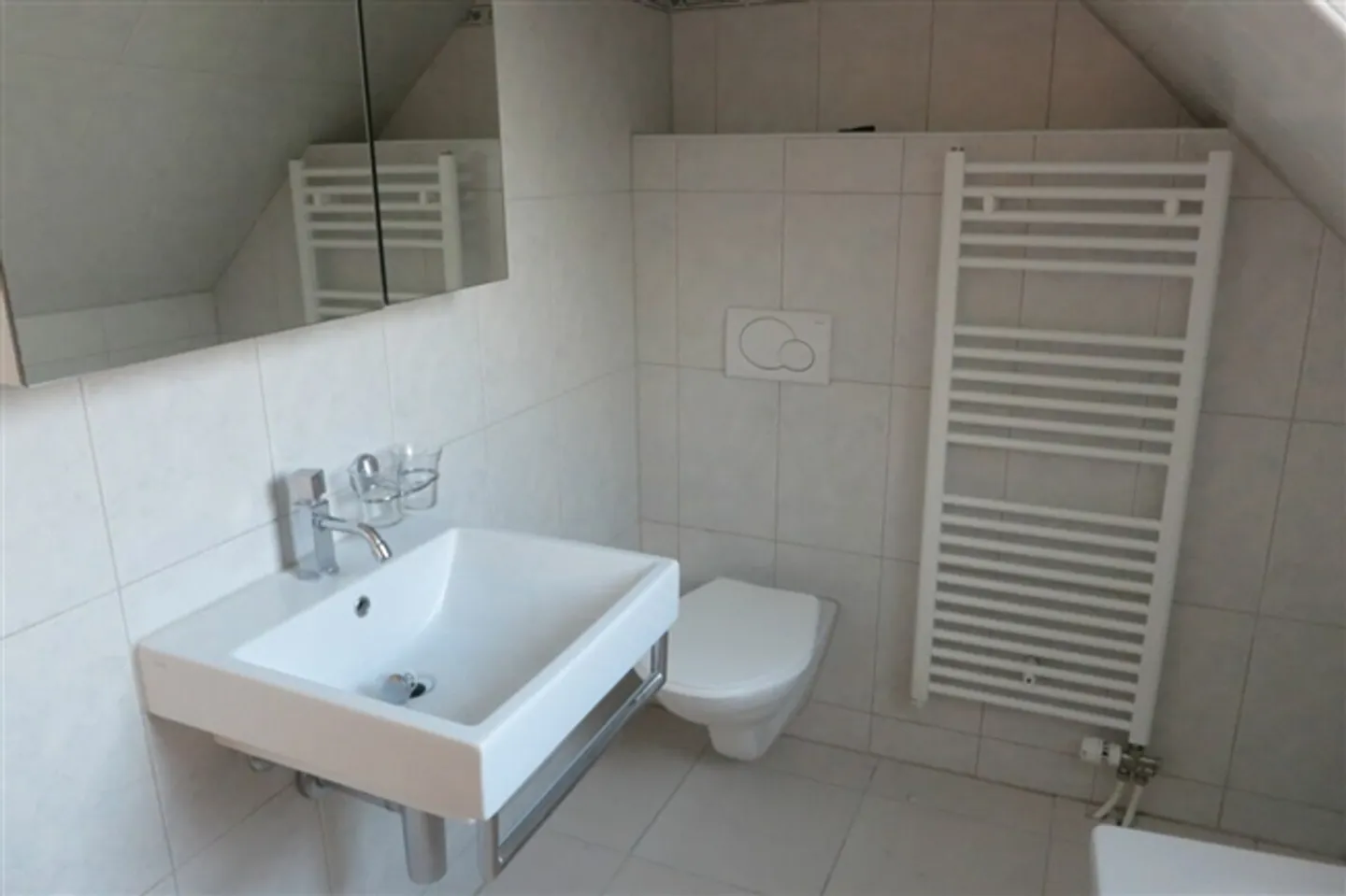 Beautiful 2.5-room apartment with gallery - Photo 4 of 11