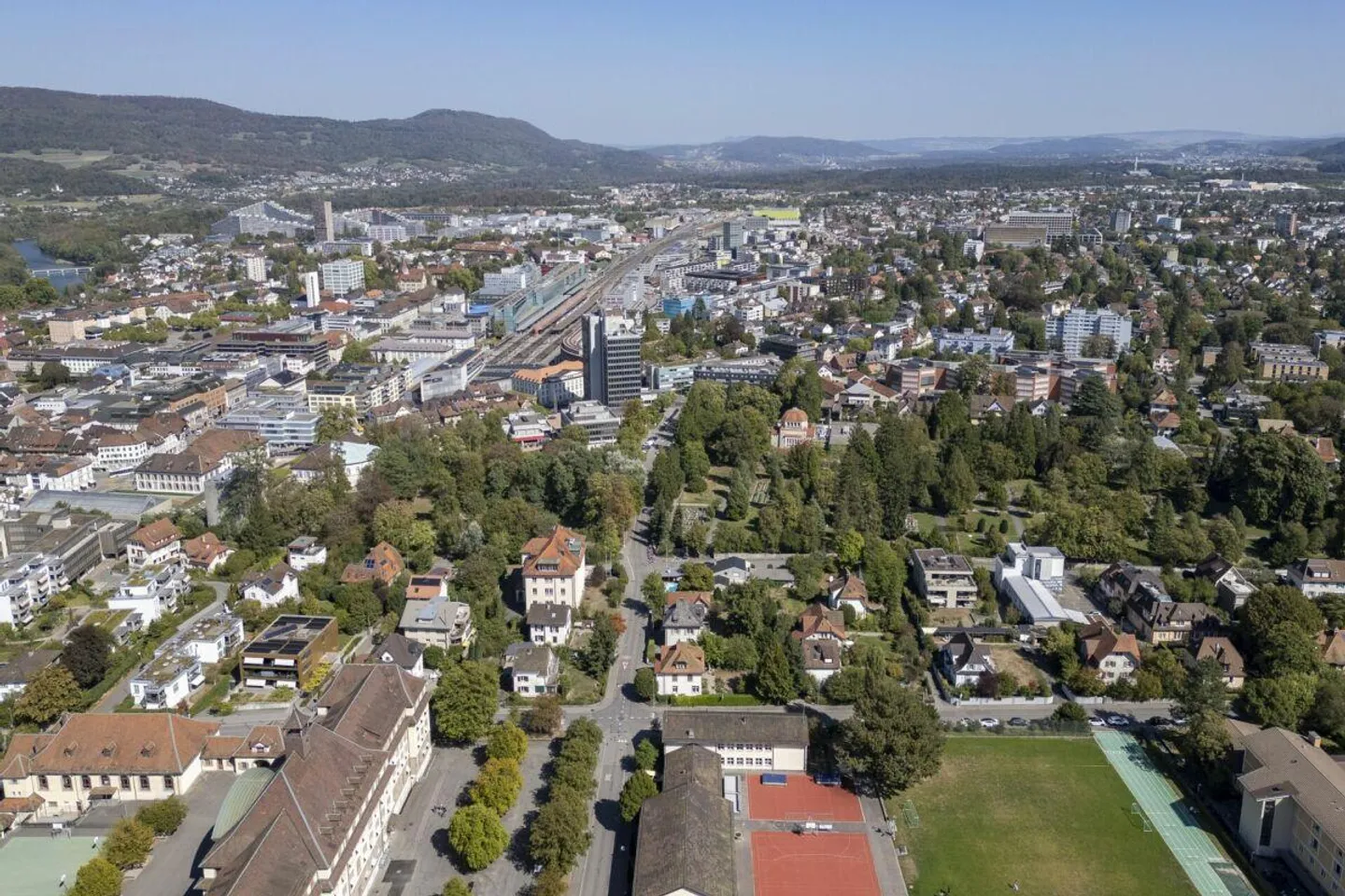 Central living, enjoy Aarau: Discover your new home - Photo 6 of 11