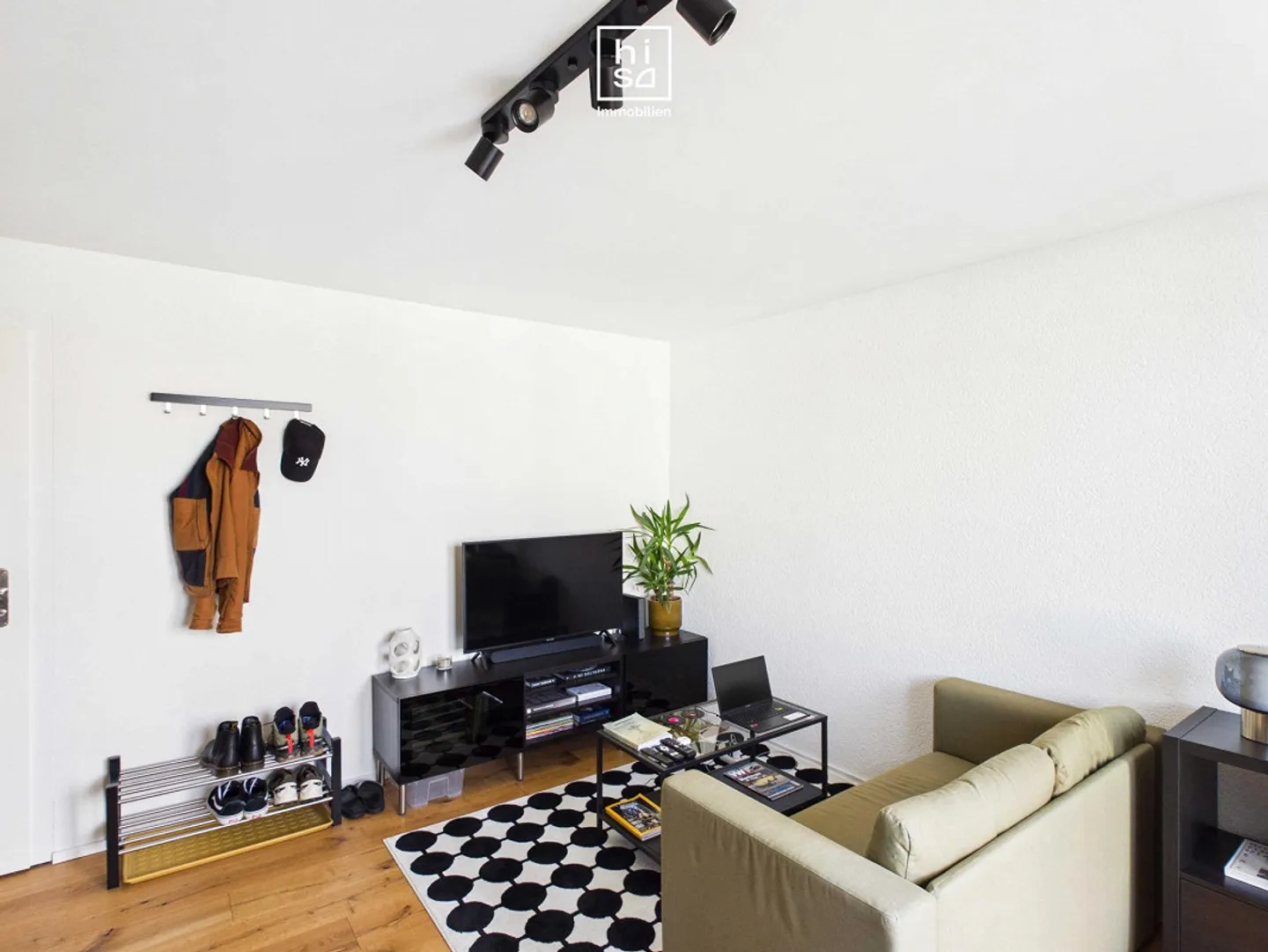 Living in St. Gallen - modern single apartment - Photo 1 of 5