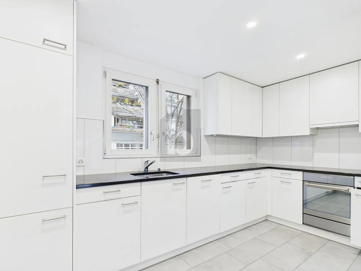 MODERNER STANDARD, GRÖSSZÜGIGE WOHNFLÄCHE - Foto 2 von 6