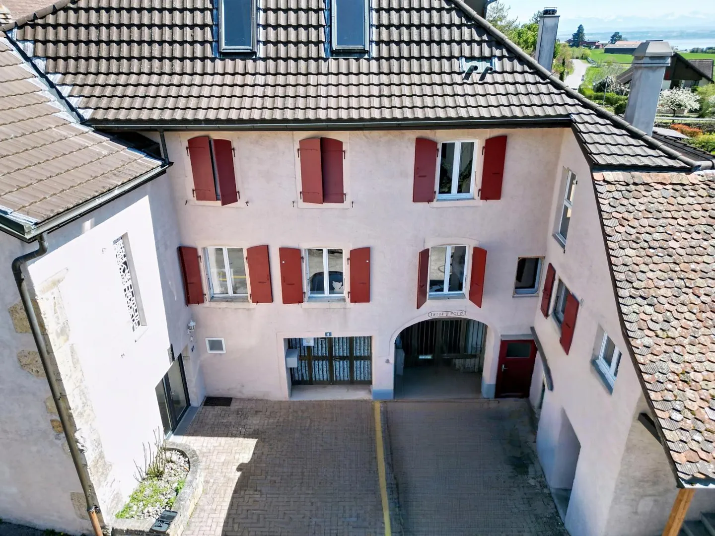 Immeuble de rendement à Bevaix - Photo 1 sur 2