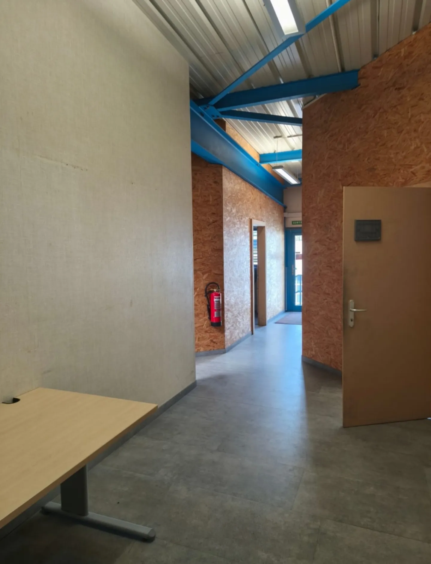 Commercial premises, offices, workshop - Photo 1 of 1