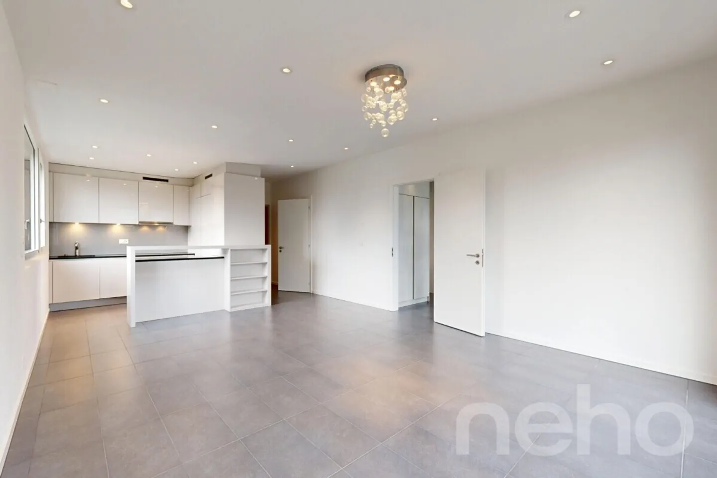 Appartement 2,5 pièces - Dernier étage - Quartier calme/Centre ville - Photo 2 sur 12