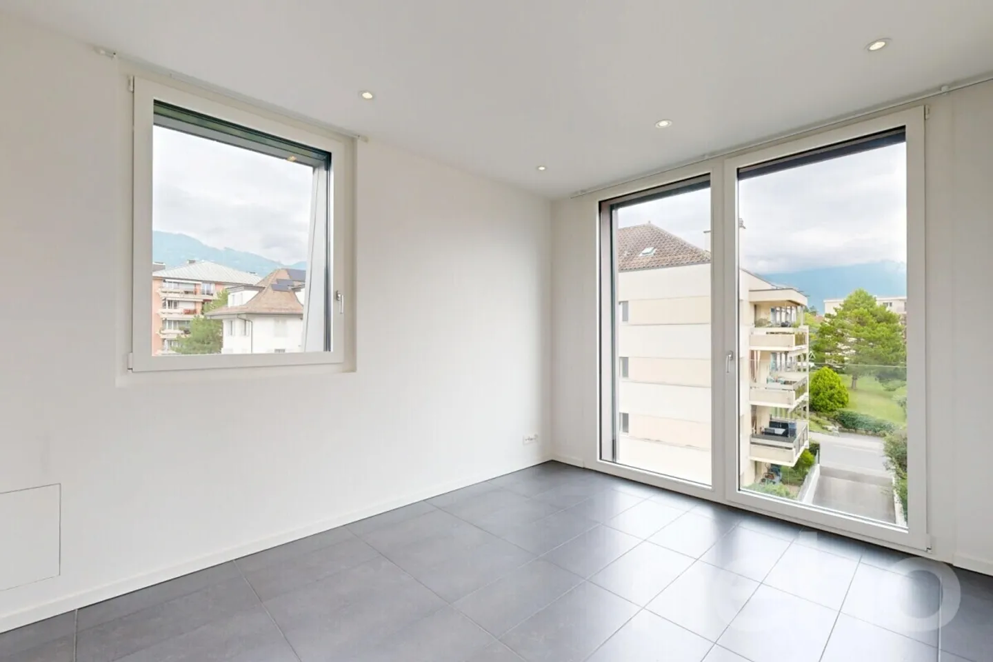 Appartement 2,5 pièces - Dernier étage - Quartier calme/Centre ville - Photo 8 sur 12
