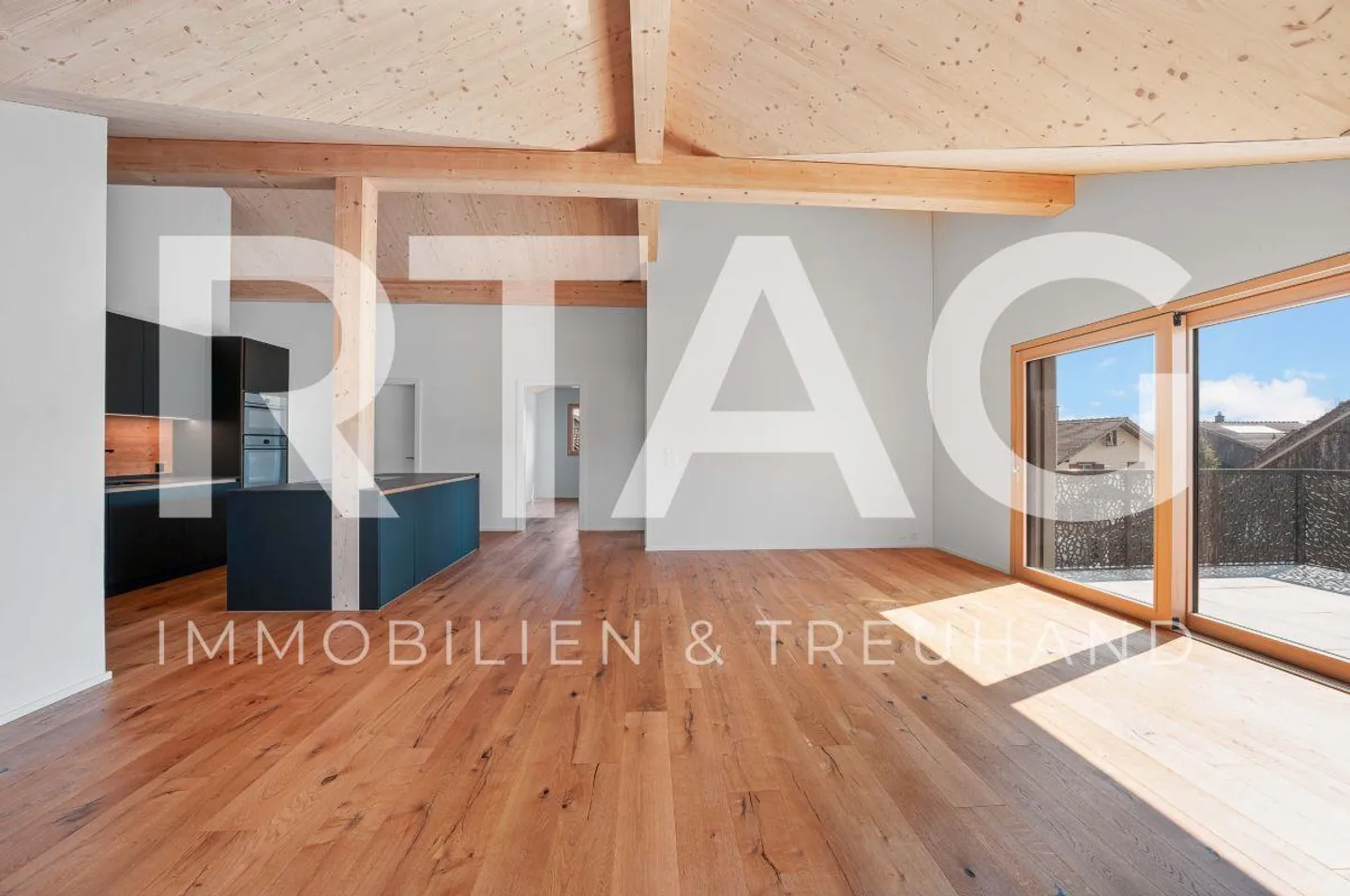 5.5-Room Penthouse - Photo 1 of 13