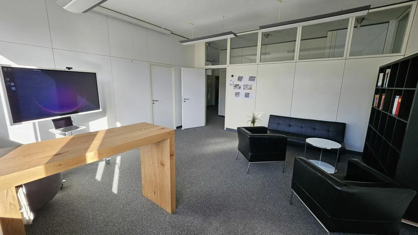 Furnished and bright workspaces for rent in Trübbach - flexible... - Photo 5 of 10