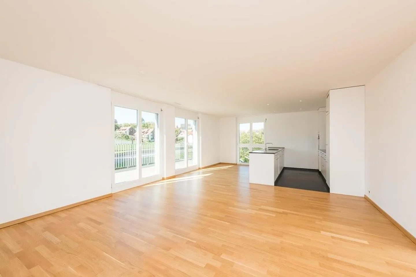 Appartement moderne avec grand balcon - Photo 2 sur 8