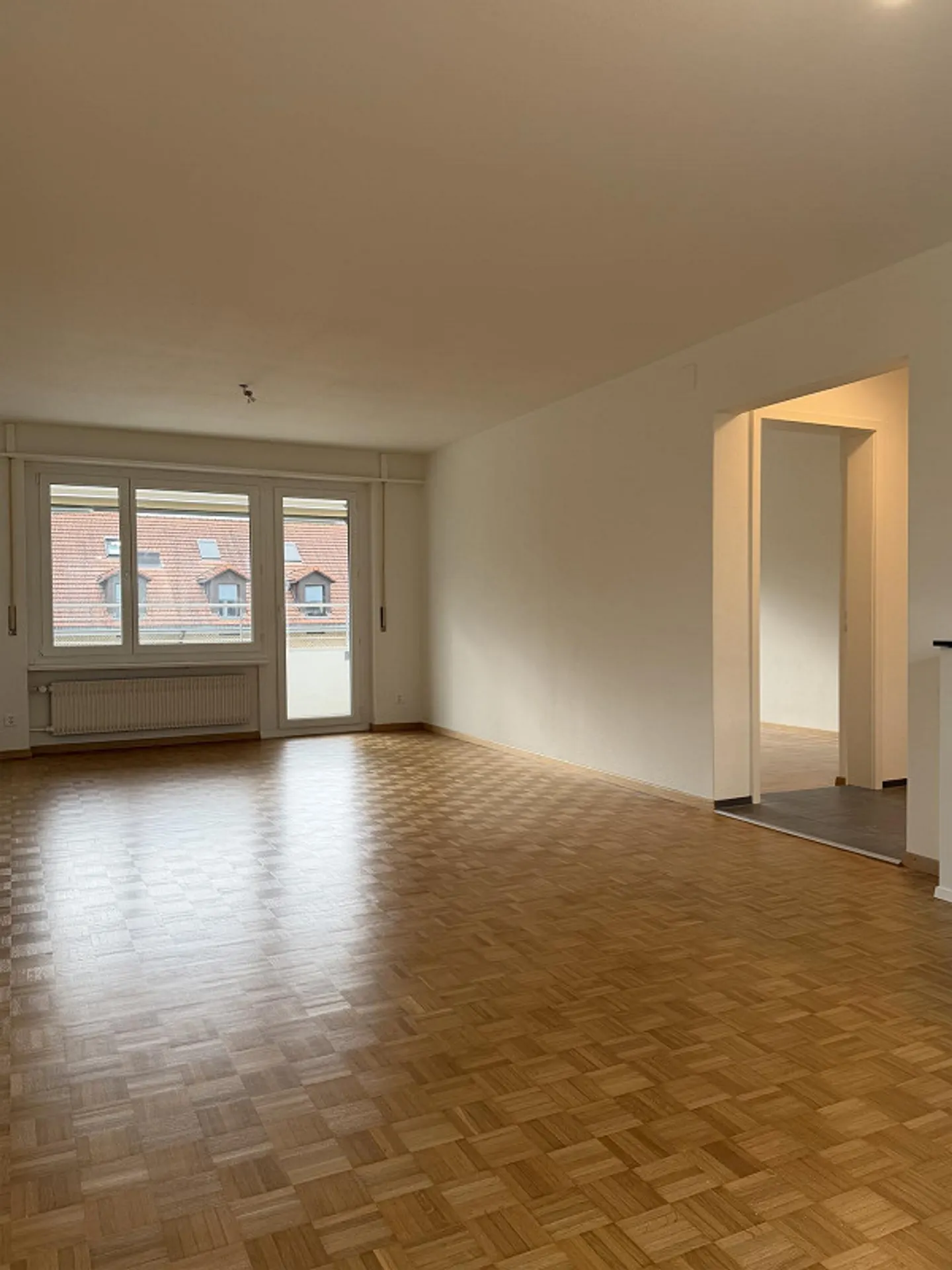 Première occupation après rénovation : appartement de 4,5 pièces dans un emplacement central à Zug - Photo 1 sur 10