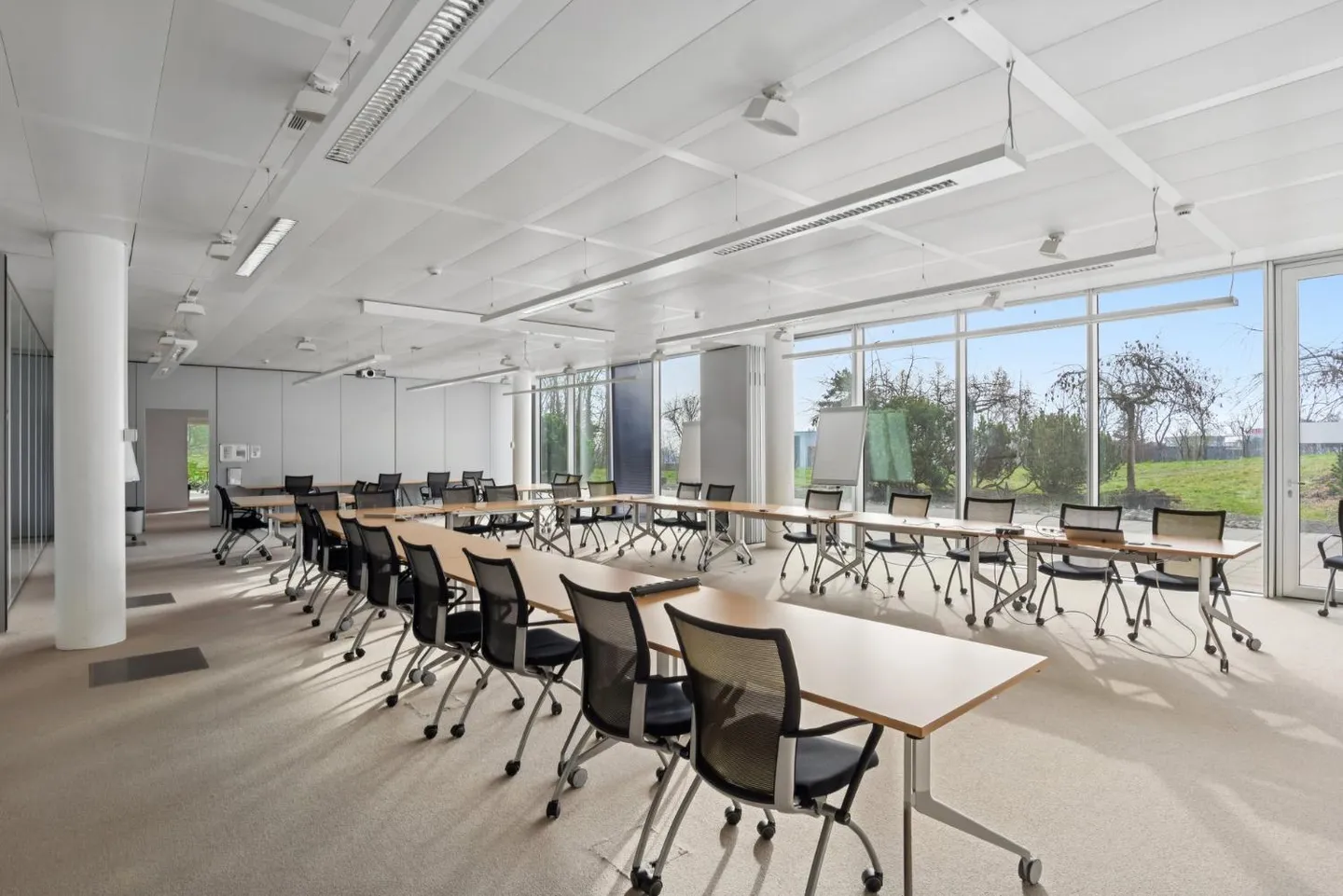 Surface of 680 m² with private terrace of 175 m² - numerous uses - Photo 5 of 11