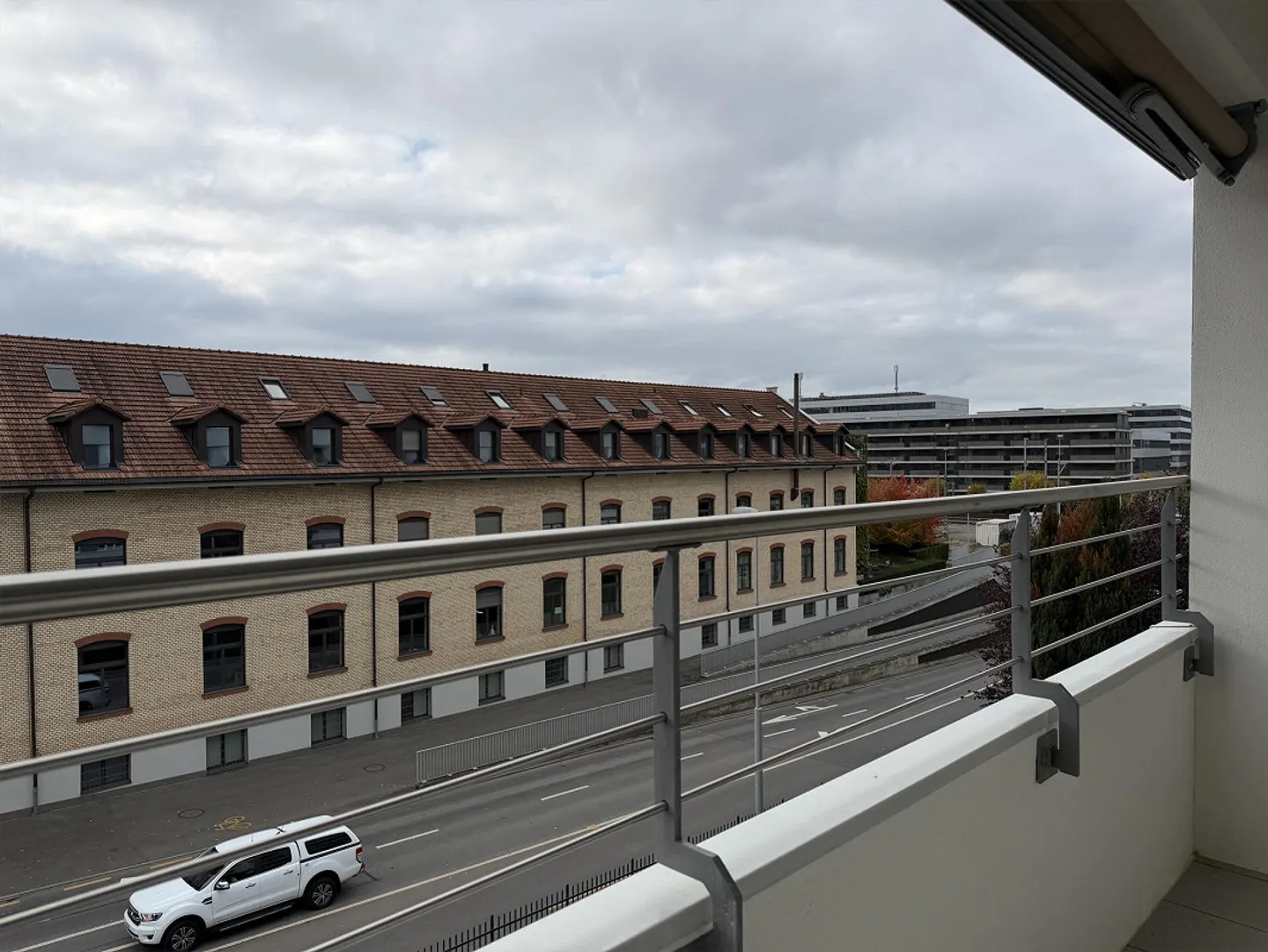 Première occupation après rénovation : appartement de 4,5 pièces dans un emplacement central à Zug - Photo 2 sur 10