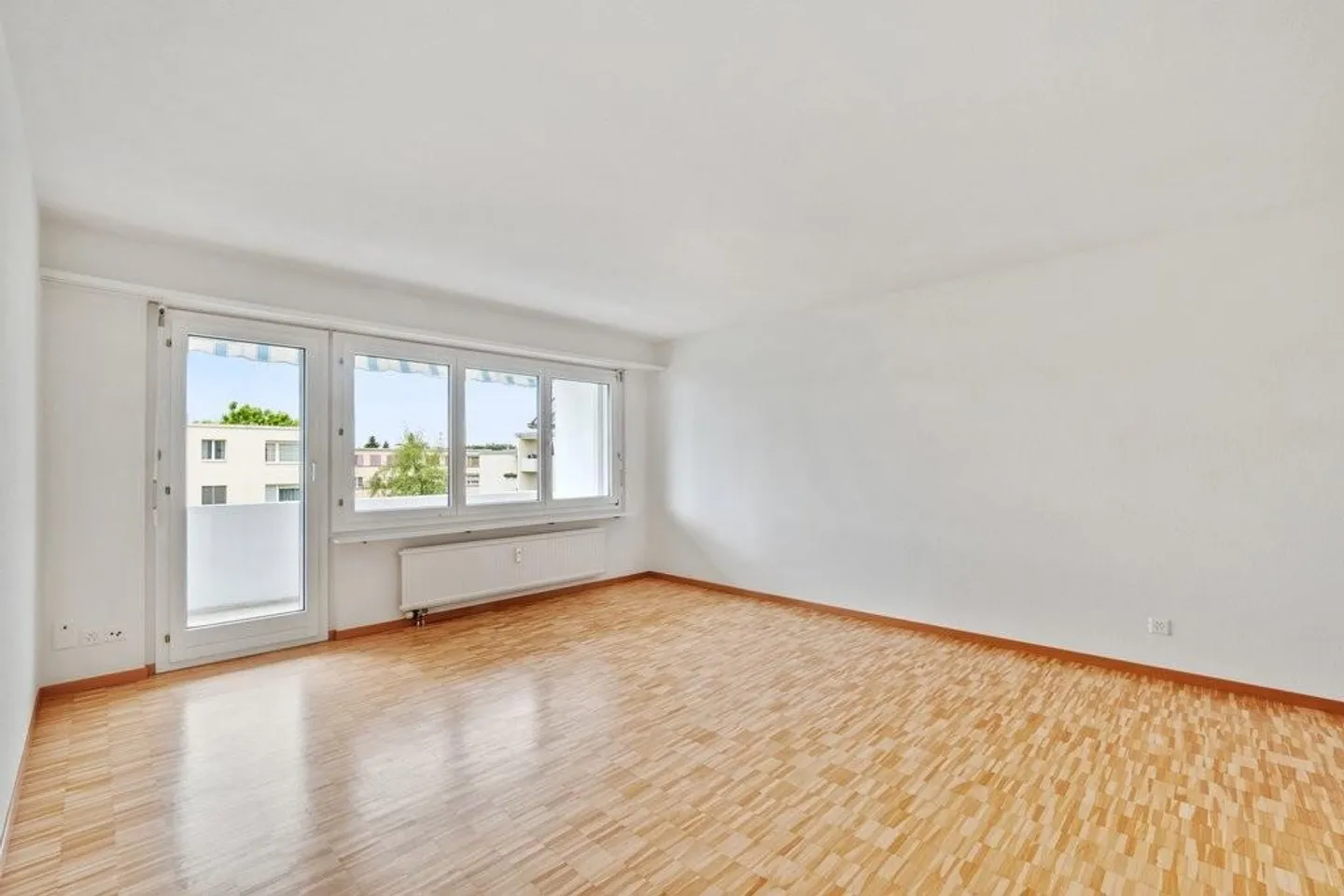 AFFITTARE SENZA DEPOSITO - Attico con una bellissima vista sul verde - Foto 4 di 7