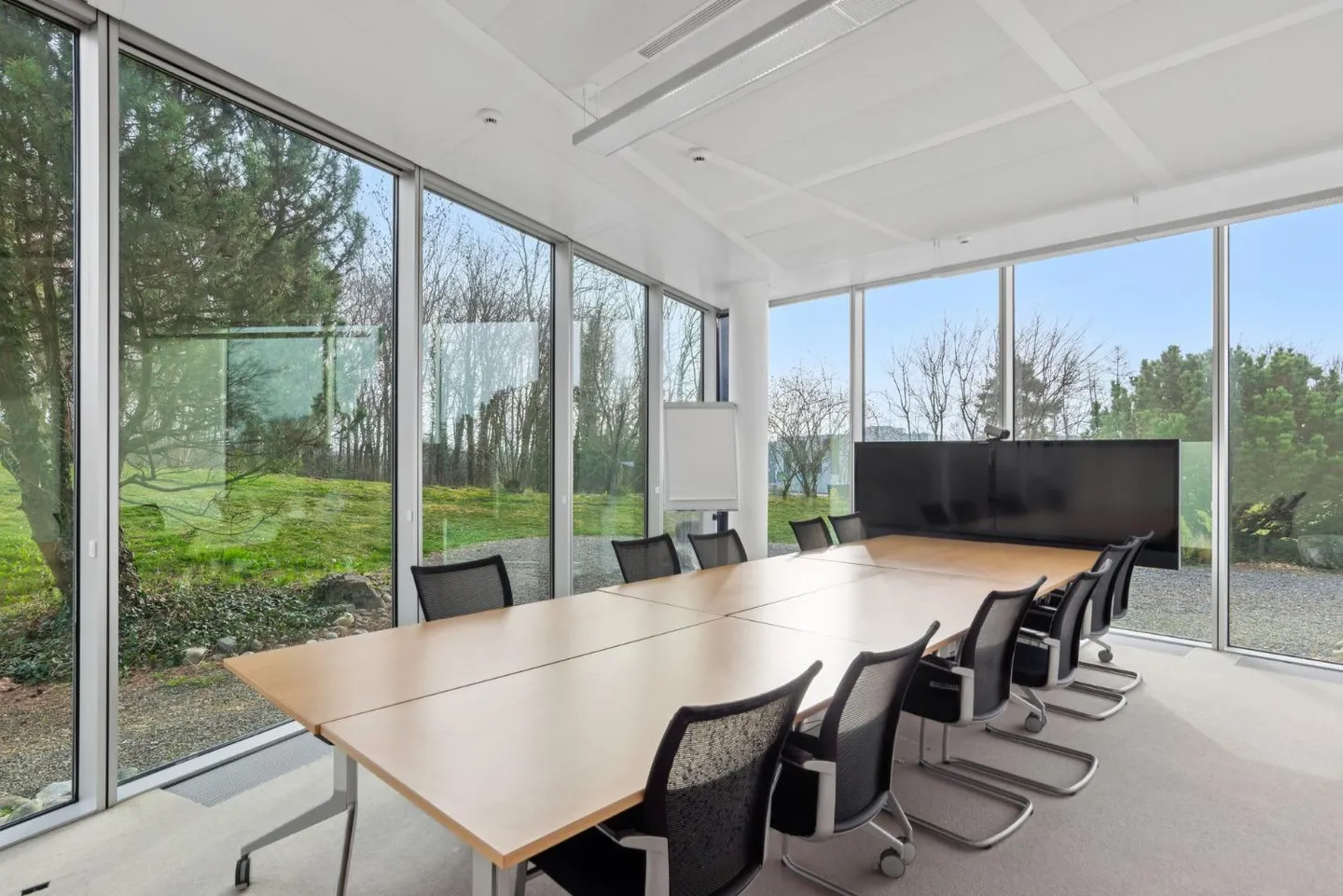 Surface of 680 m² with private terrace of 175 m² - numerous uses - Photo 9 of 11