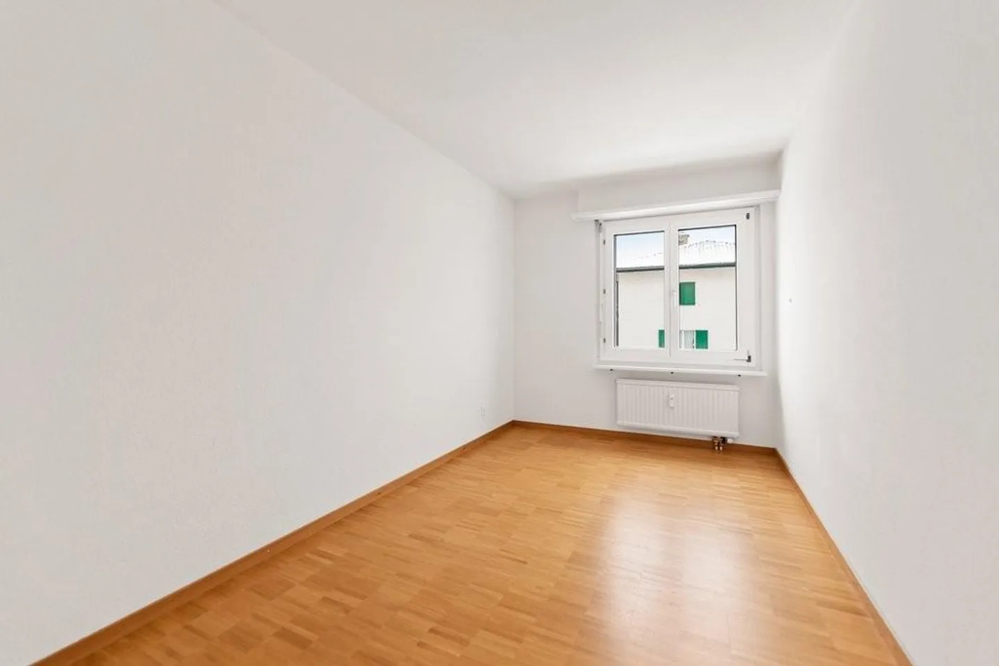 AFFITTARE SENZA DEPOSITO - Attico con una bellissima vista sul verde - Foto 5 di 7