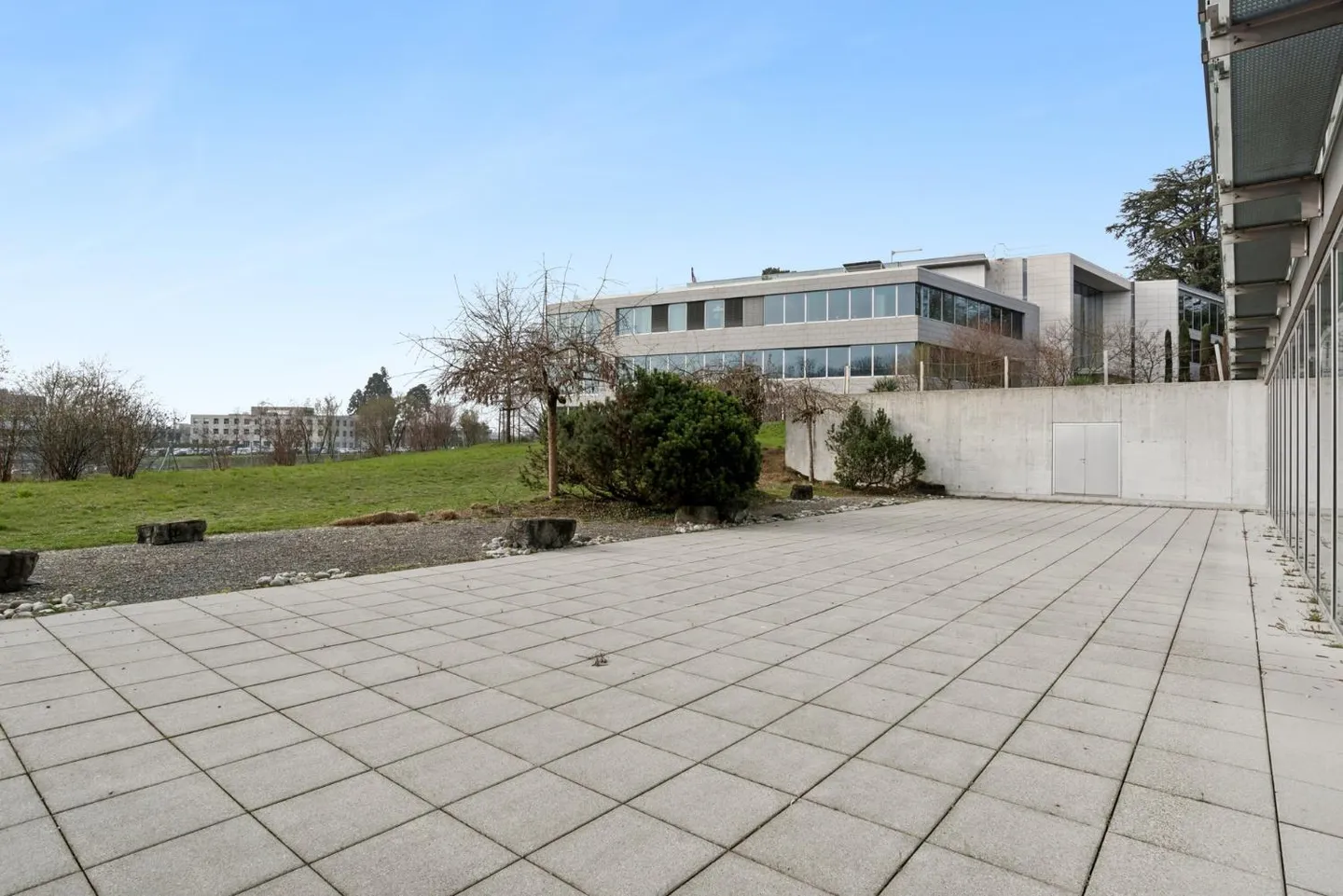 Surface of 680 m² with private terrace of 175 m² - numerous uses - Photo 10 of 11