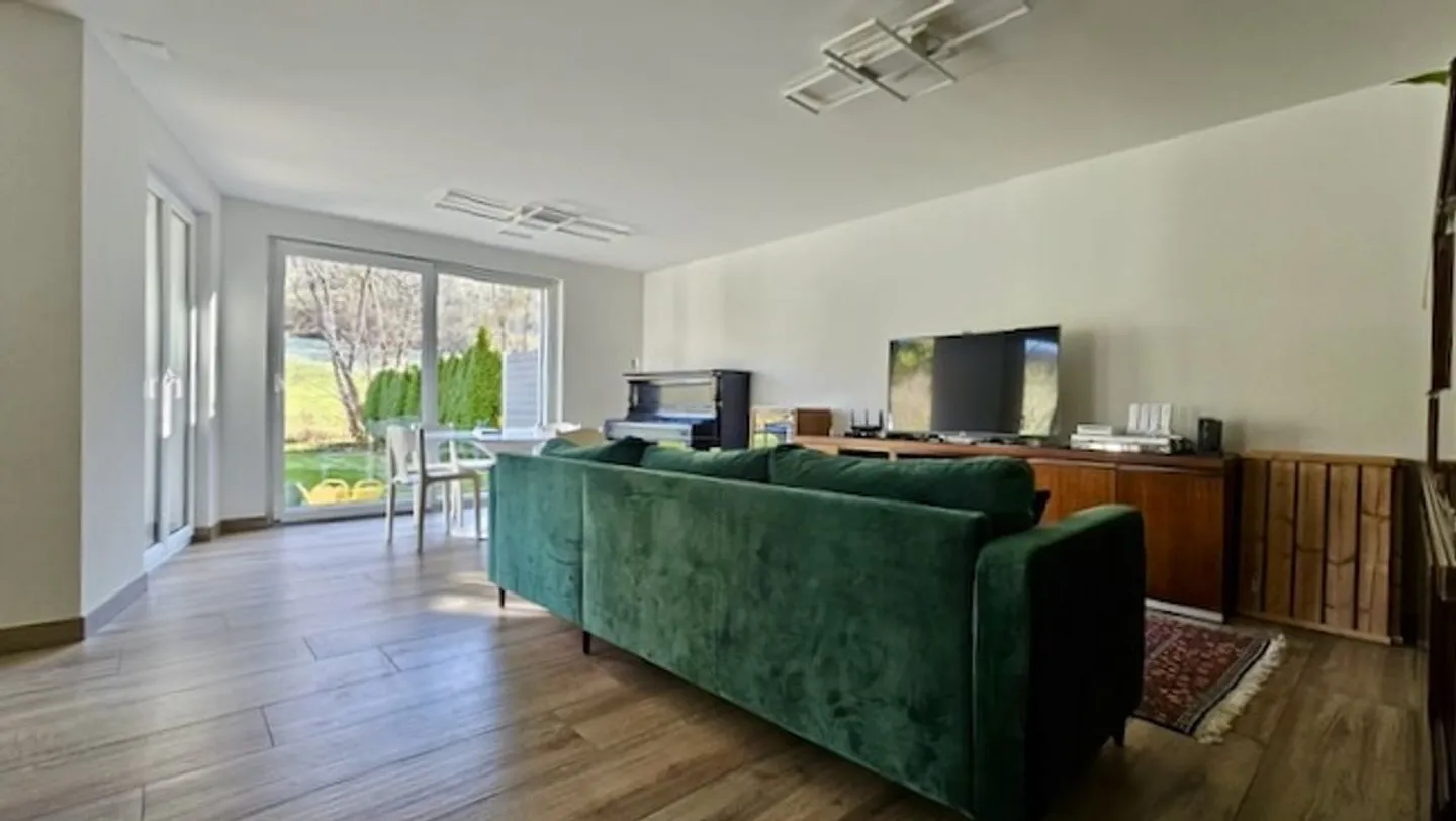 Adjacent villa located in a pleasant sought-after neighborhood of Fleurier - Photo 6 of 13