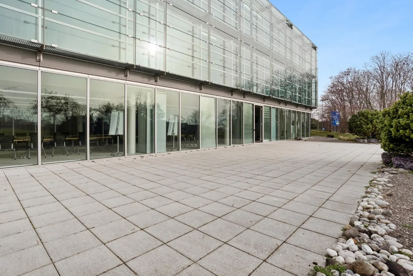 Surface of 680 m² with private terrace of 175 m² - numerous uses - Photo 11 of 11