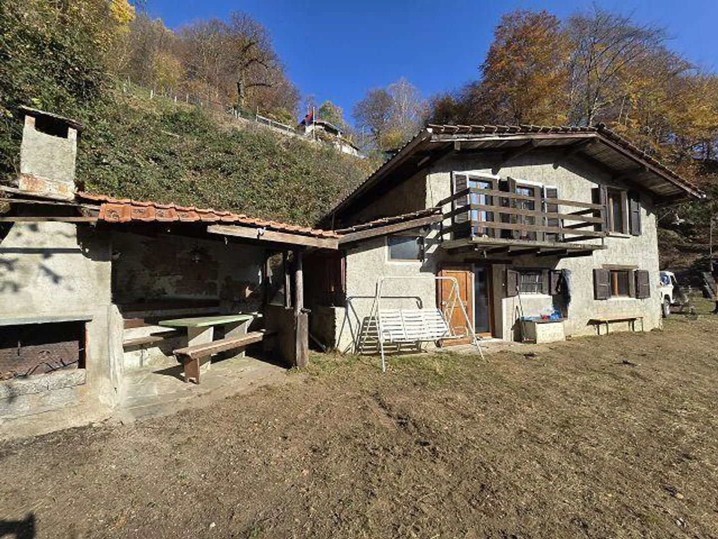 Rustico 3 1/2 locali in posizione isolata nella natura con molto terreno - Foto 1 di 32