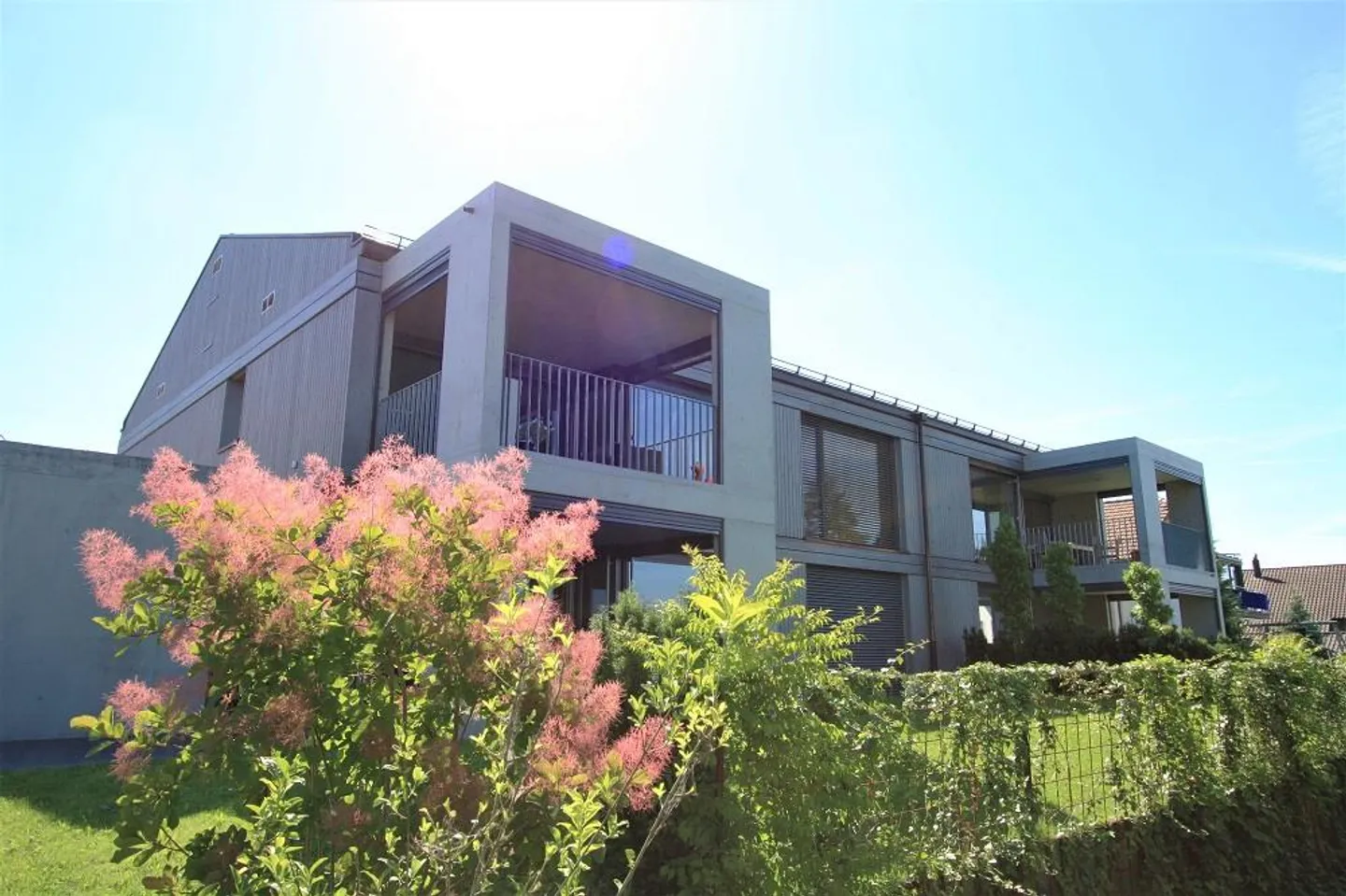 Vivre dans le vert : Appartement moderne de 3,5 pièces à Bettwil - Photo 1 sur 9