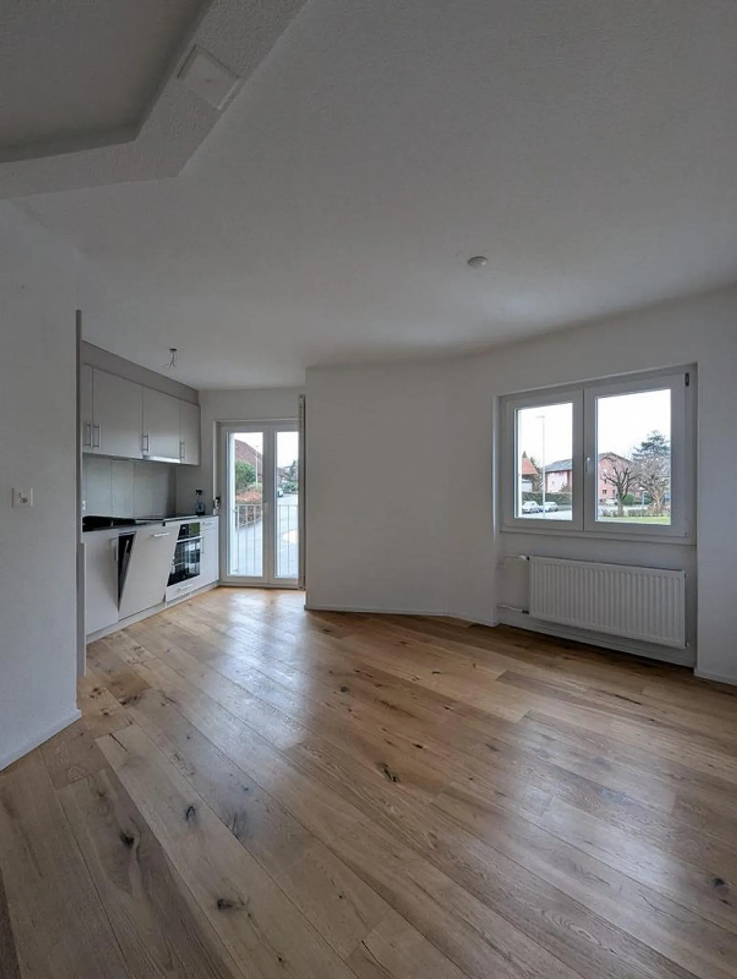Moderne 3.5-Zimmerwohnung mit Balkon - Foto 2 von 10