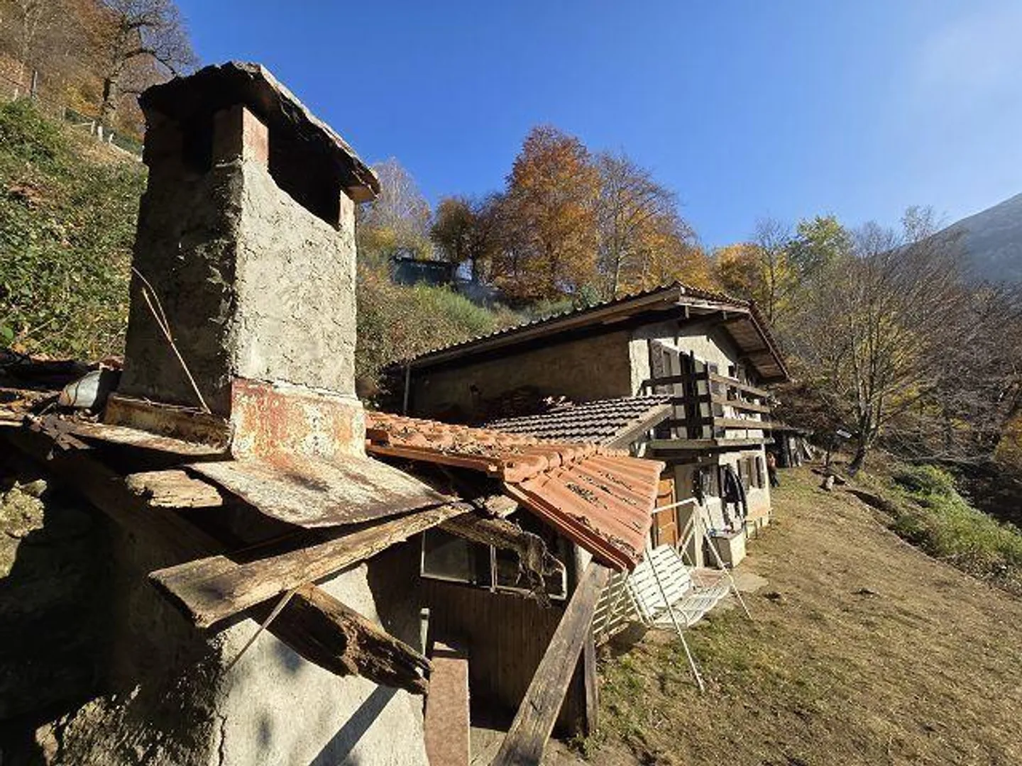 Rustico 3 1/2 locali in posizione isolata nella natura con molto terreno - Foto 24 di 32