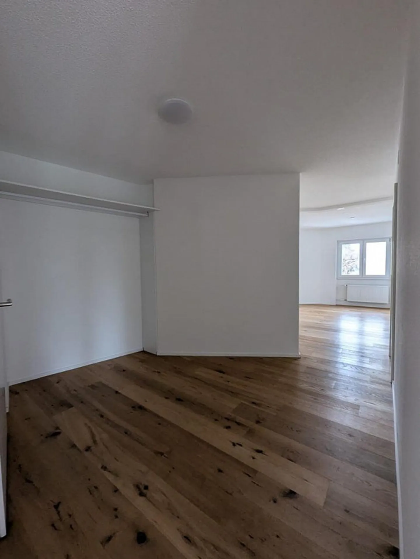 Moderne 3.5-Zimmerwohnung mit Balkon - Foto 8 von 10