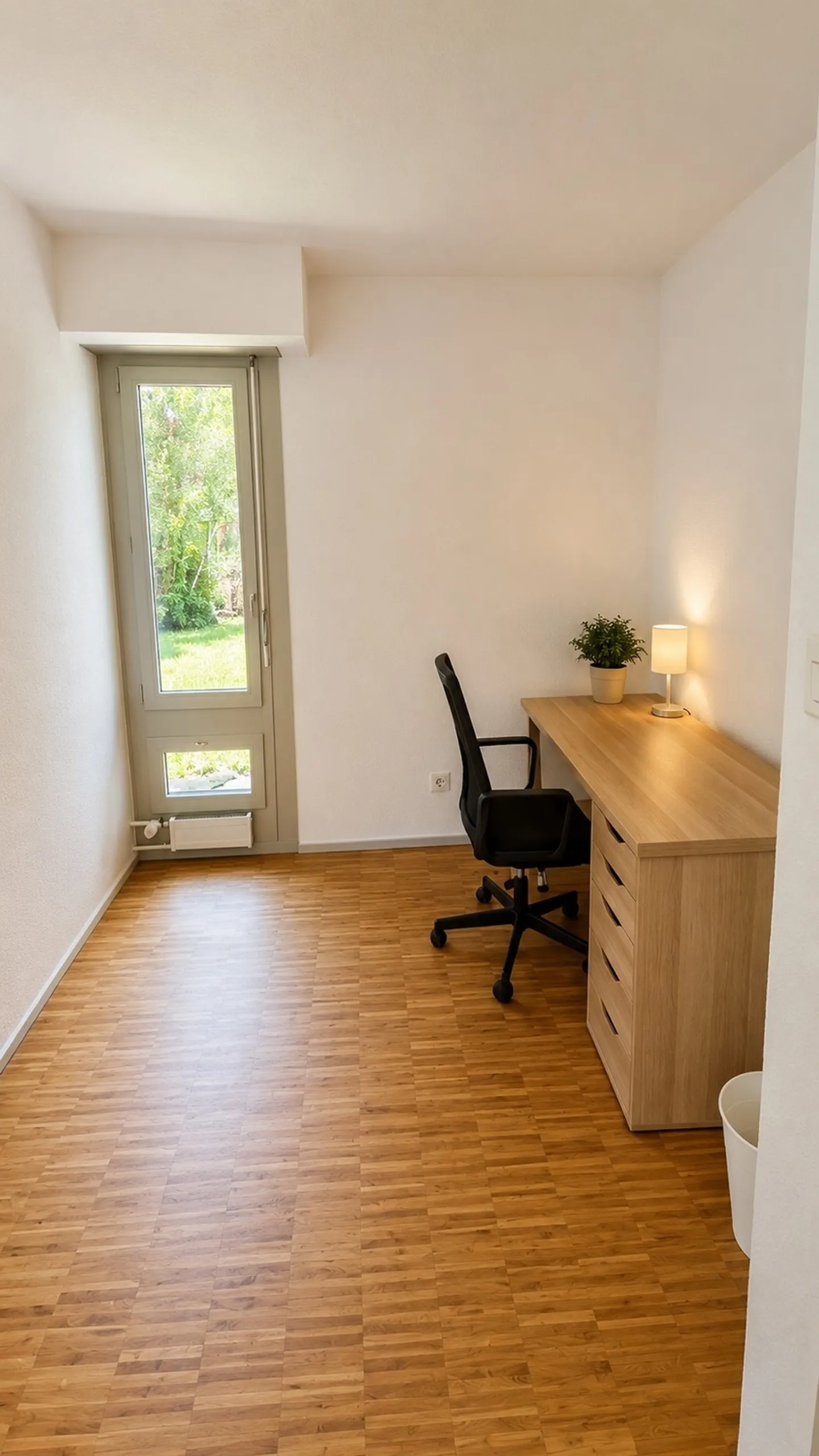 Appartement spacieux avec accès jardin - Photo 3 sur 10