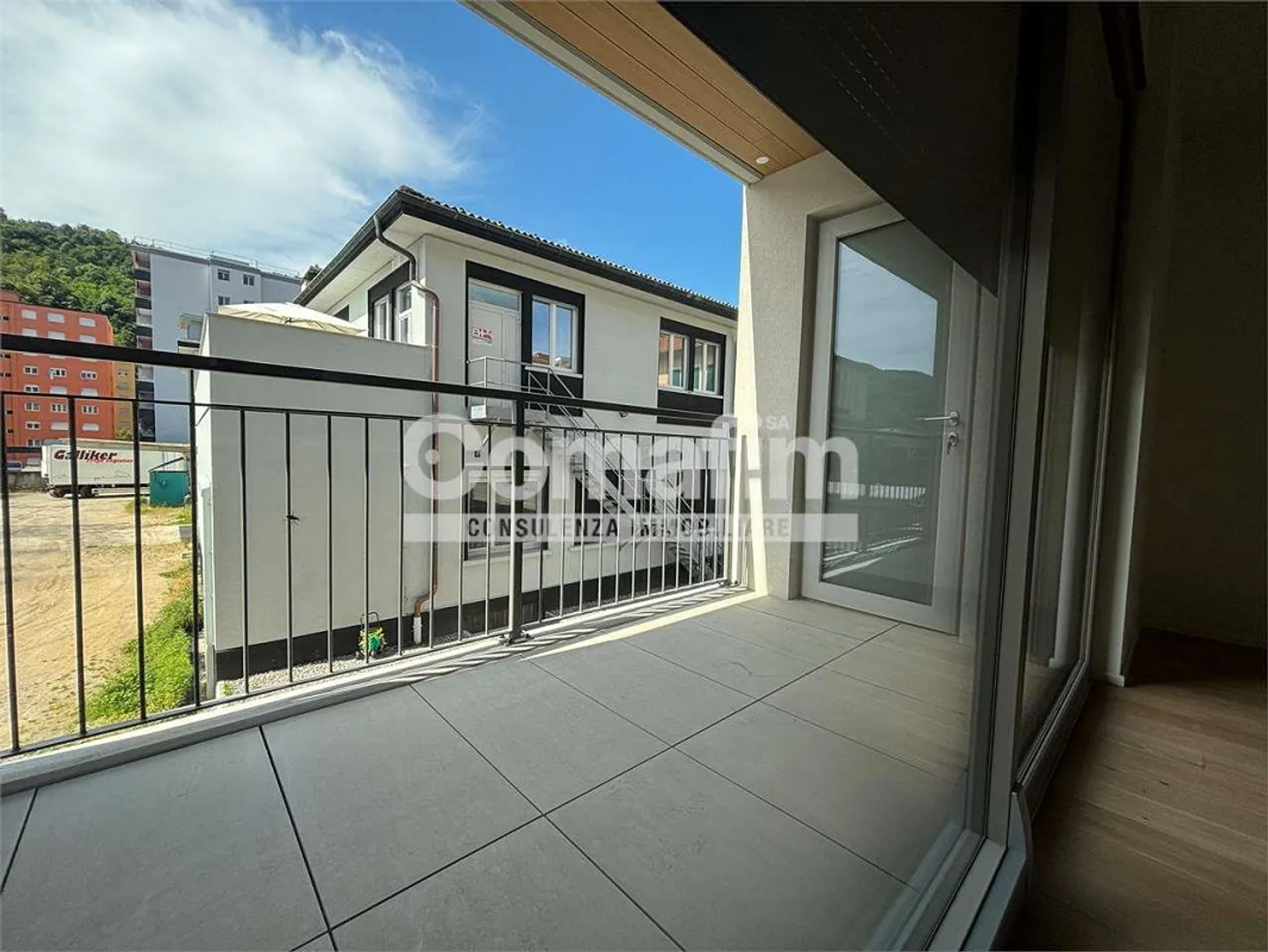 Chiasso: 2,5 Zimmer im 1. Stock - Modern mit Terrasse - Foto 5 von 13