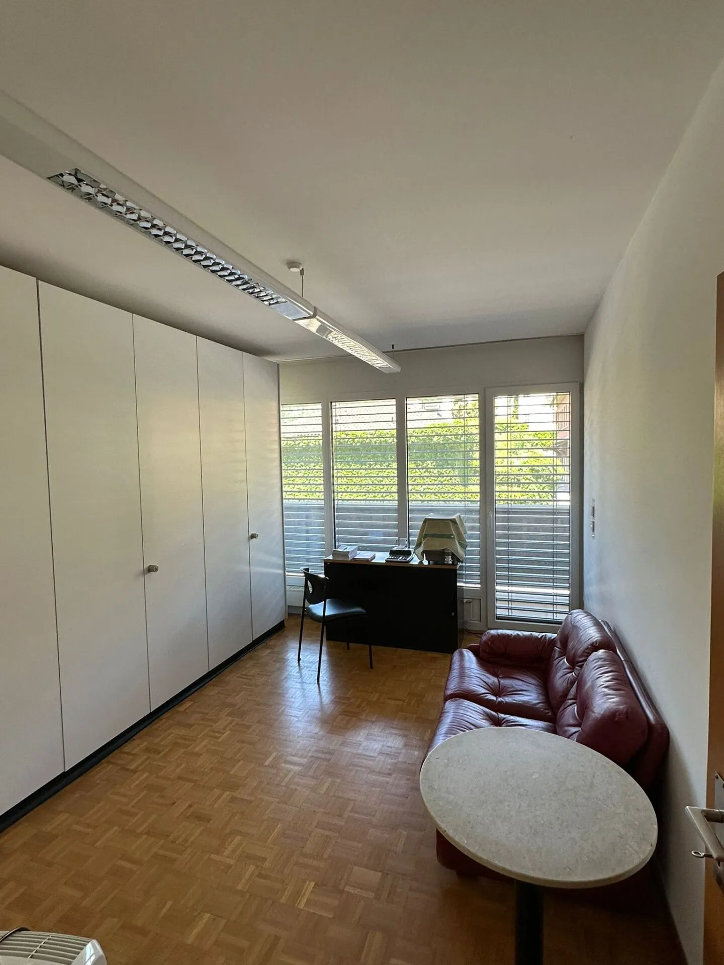 office of 4.5 rooms - Photo 3 of 7