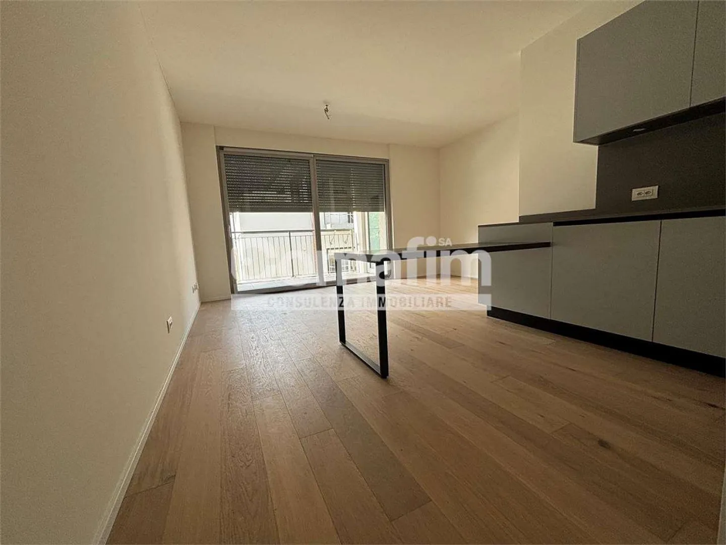 Chiasso: 2,5 Zimmer im 1. Stock - Modern mit Terrasse - Foto 3 von 13