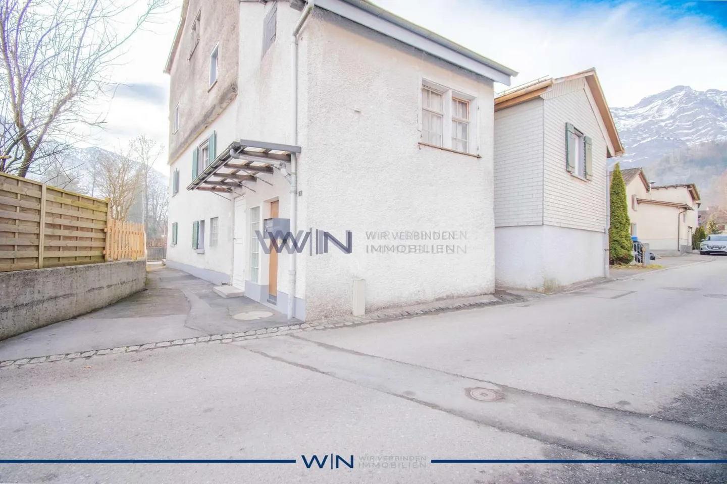 The Key to Happiness: Your New Address - Photo 7 of 12