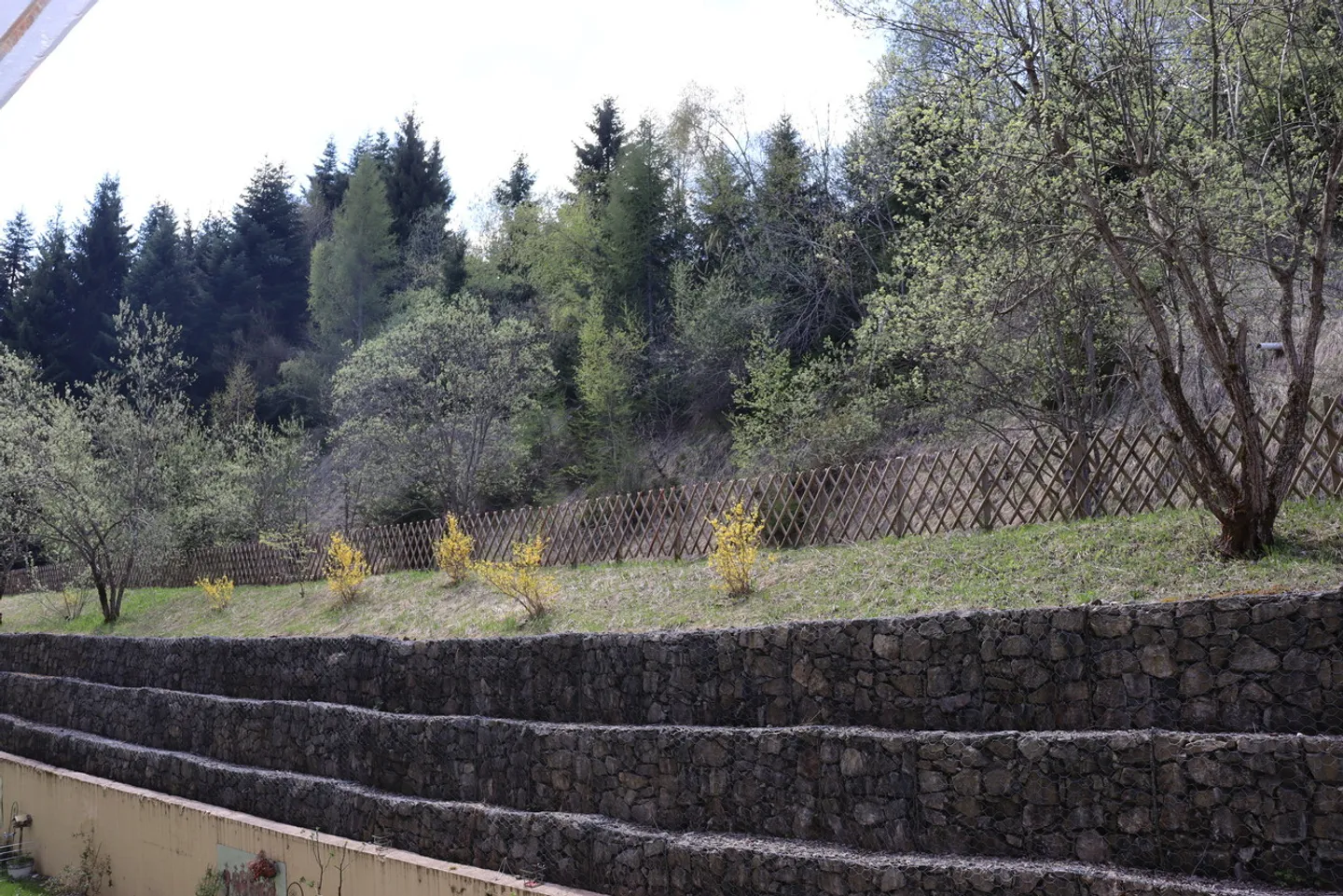 Stilvolle 2.5-Zimmer-Wohnung mit Balkon & 2 Einstellhallenplätzen! - Foto 9 di 10