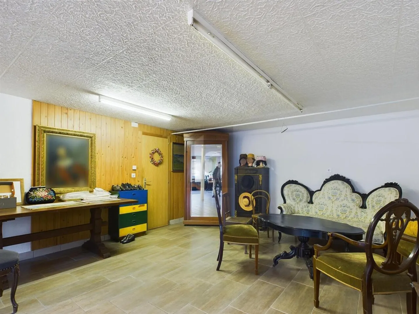 SPACIOUS IN A GOOD LOCATION - Photo 4 of 6