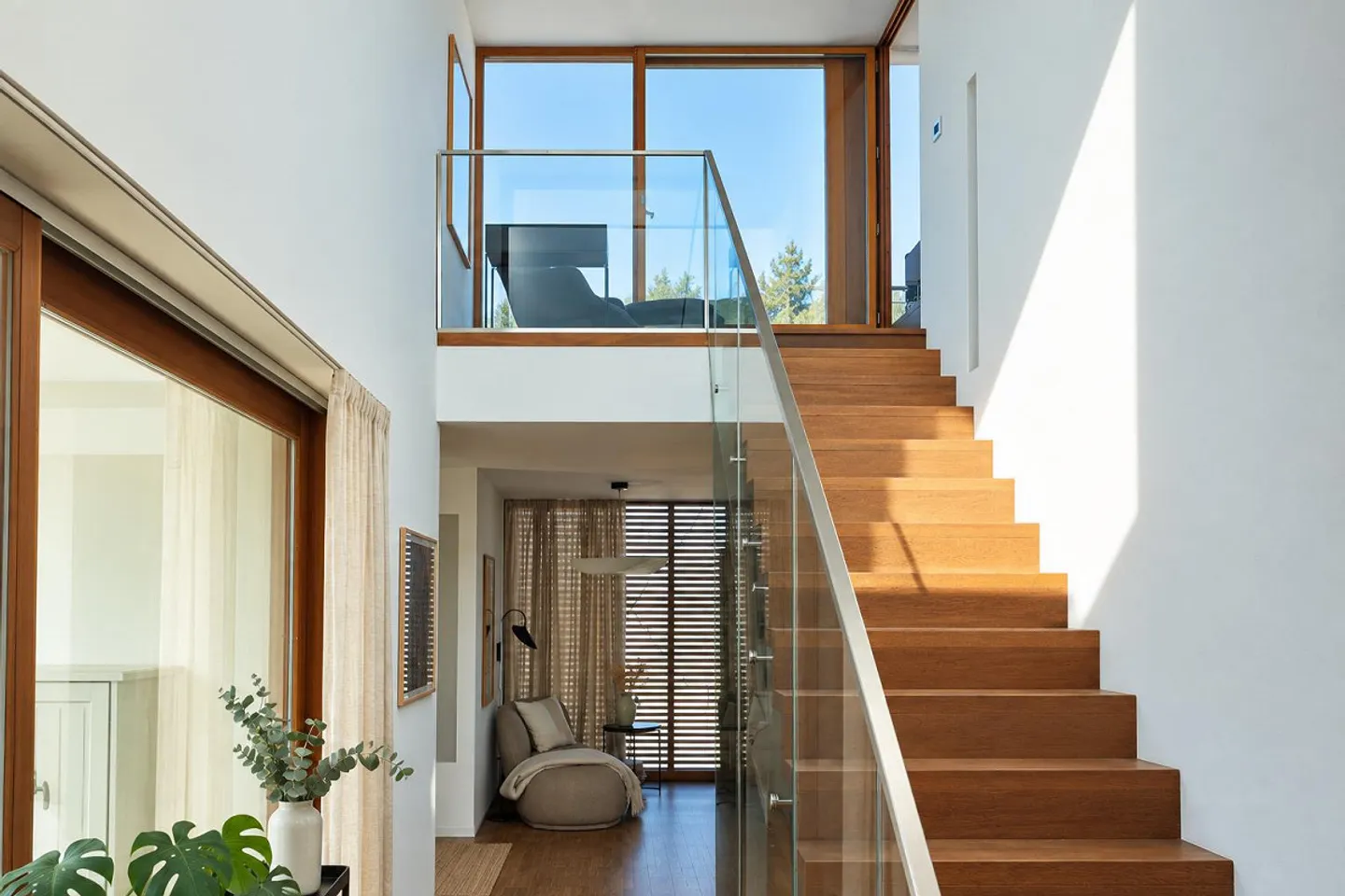 Moderne Architektenvilla mit Aussicht - Foto 2 von 6