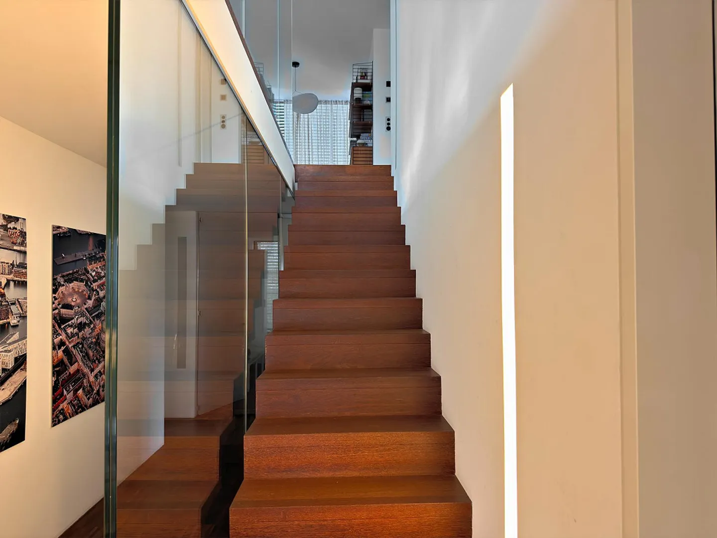 Moderne Architektenvilla mit Aussicht - Foto 4 von 6