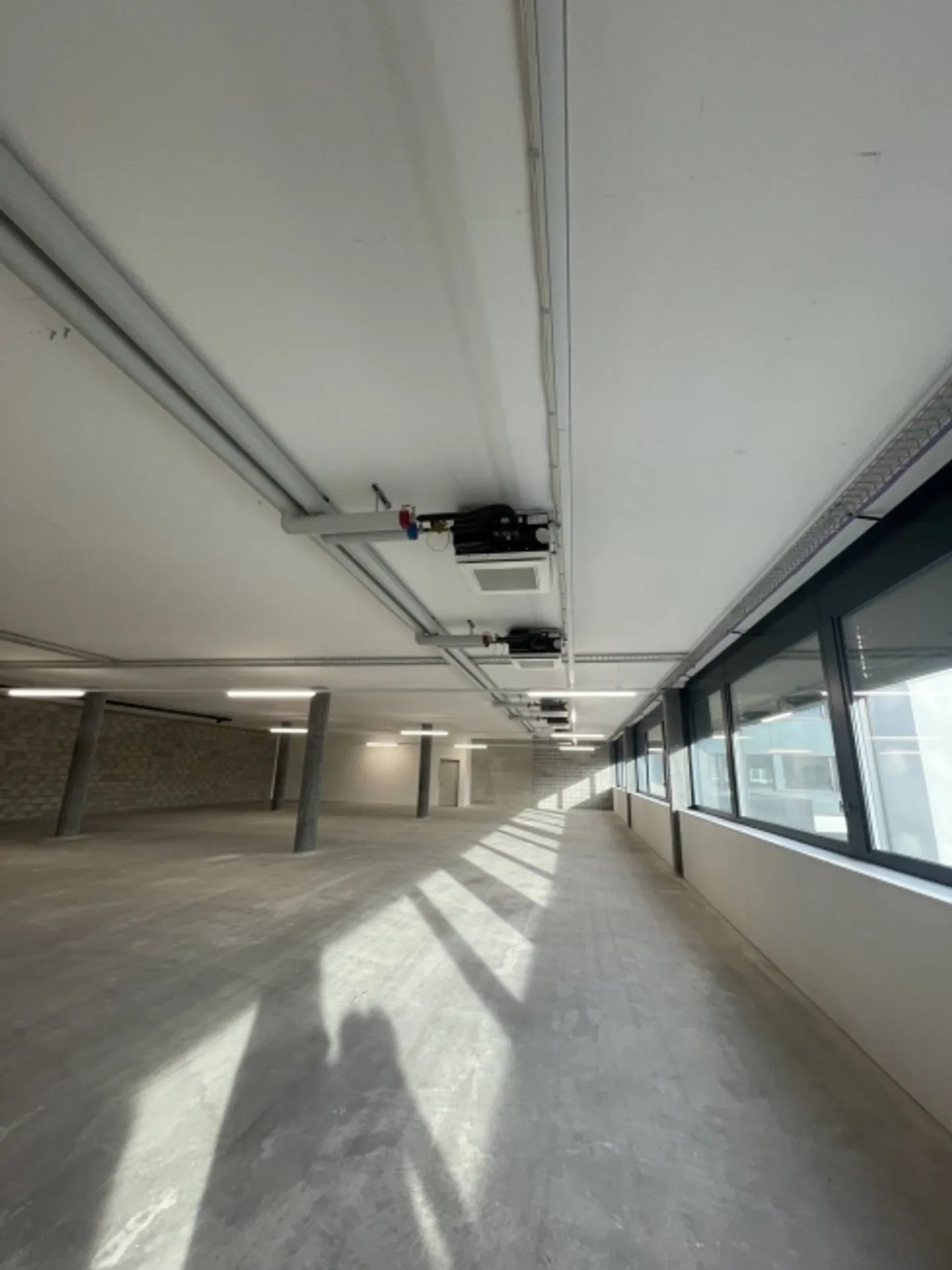 Workshop space 630m2 - PLO Industrial Zone - Photo 2 of 7