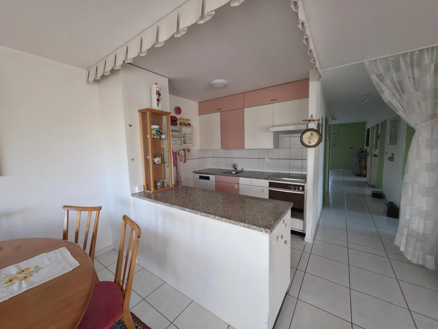 Dreamlike sun terrace with a view: Temporary living happiness in Dübendorf - Photo 6 of 17