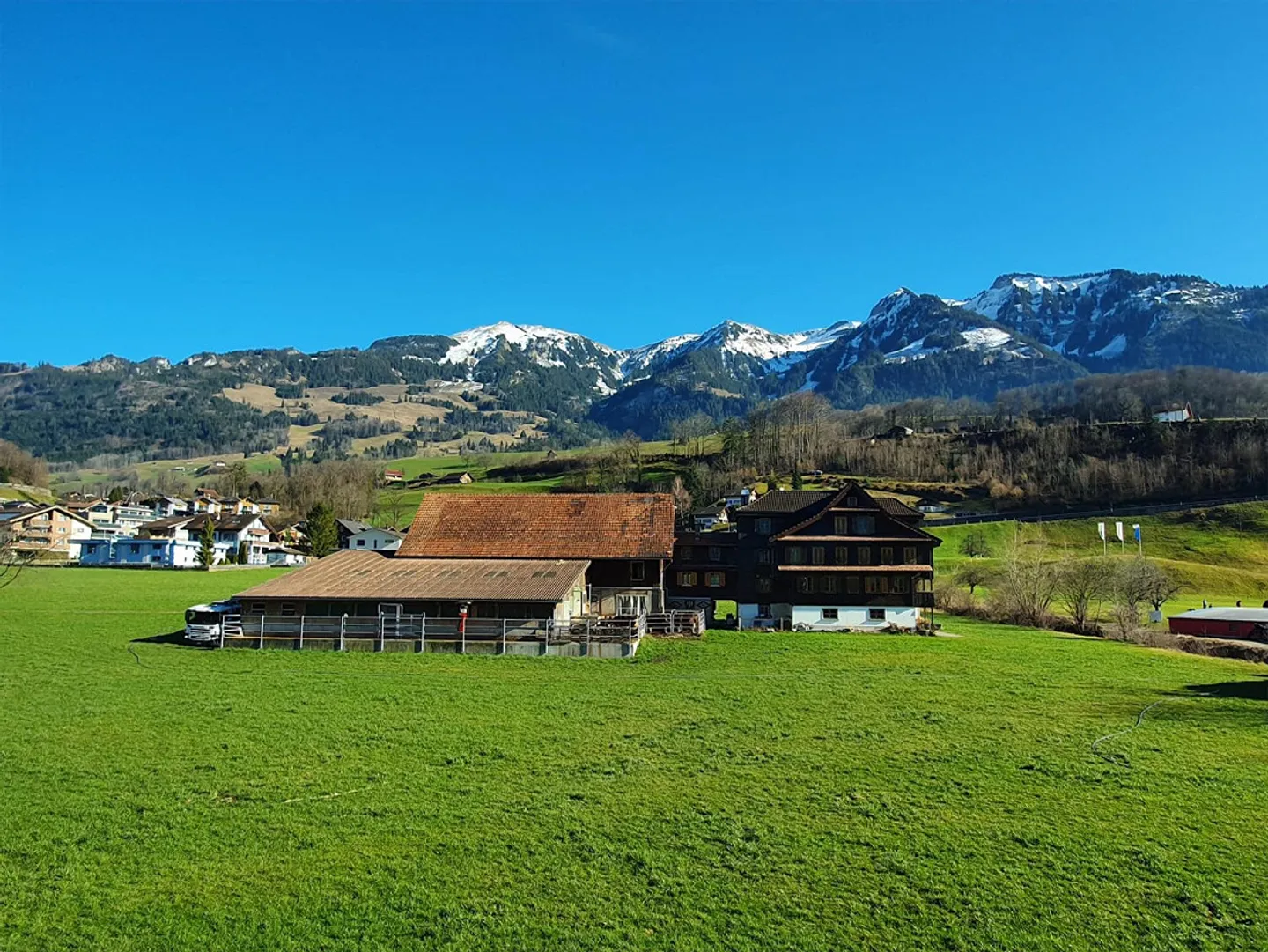 Standard di proprietà, luminoso, soleggiato, tranquillo, centrale con vista spettacolare - Foto 2 di 17