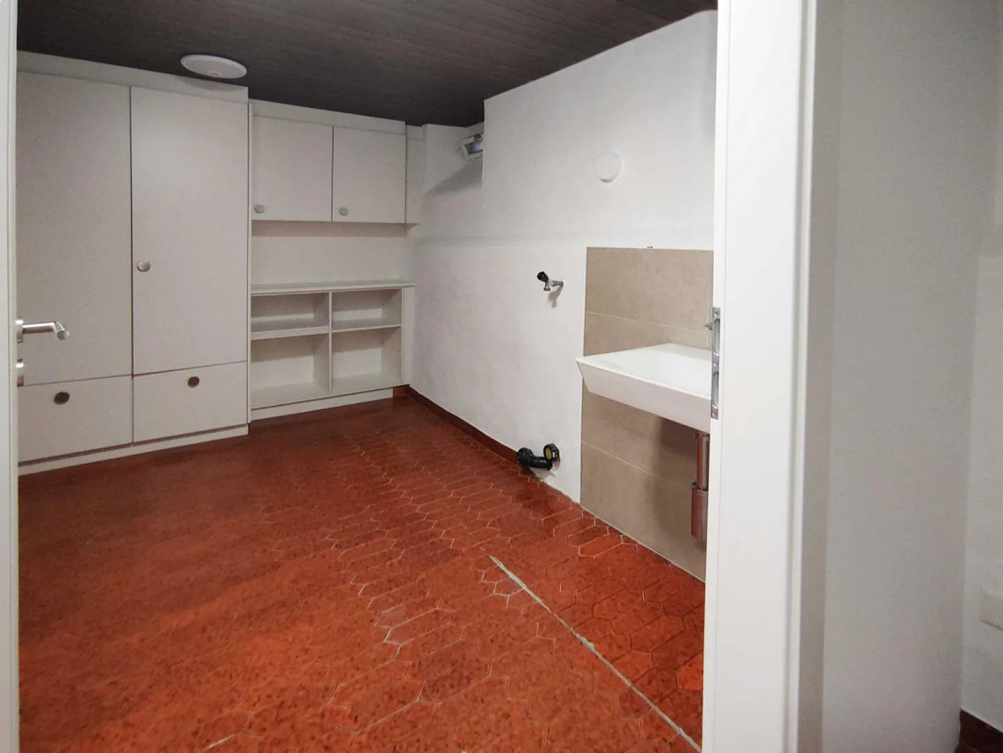 Atelier - Office Space - Photo 3 of 7