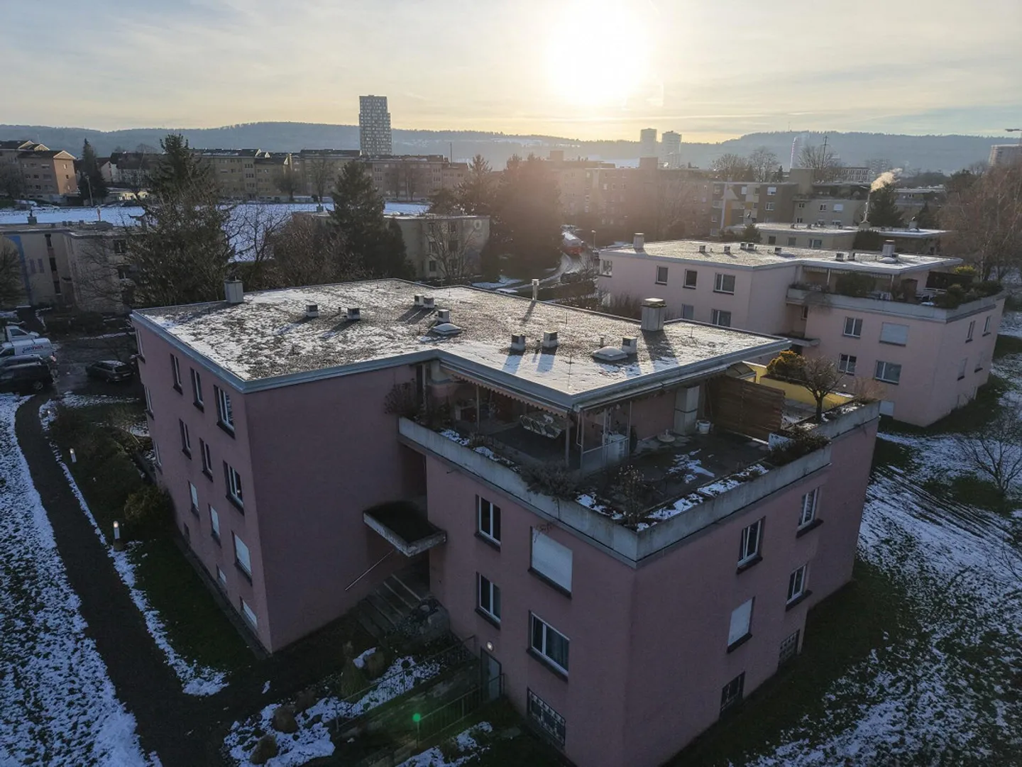 Dreamlike sun terrace with a view: Temporary living happiness in Dübendorf - Photo 14 of 17
