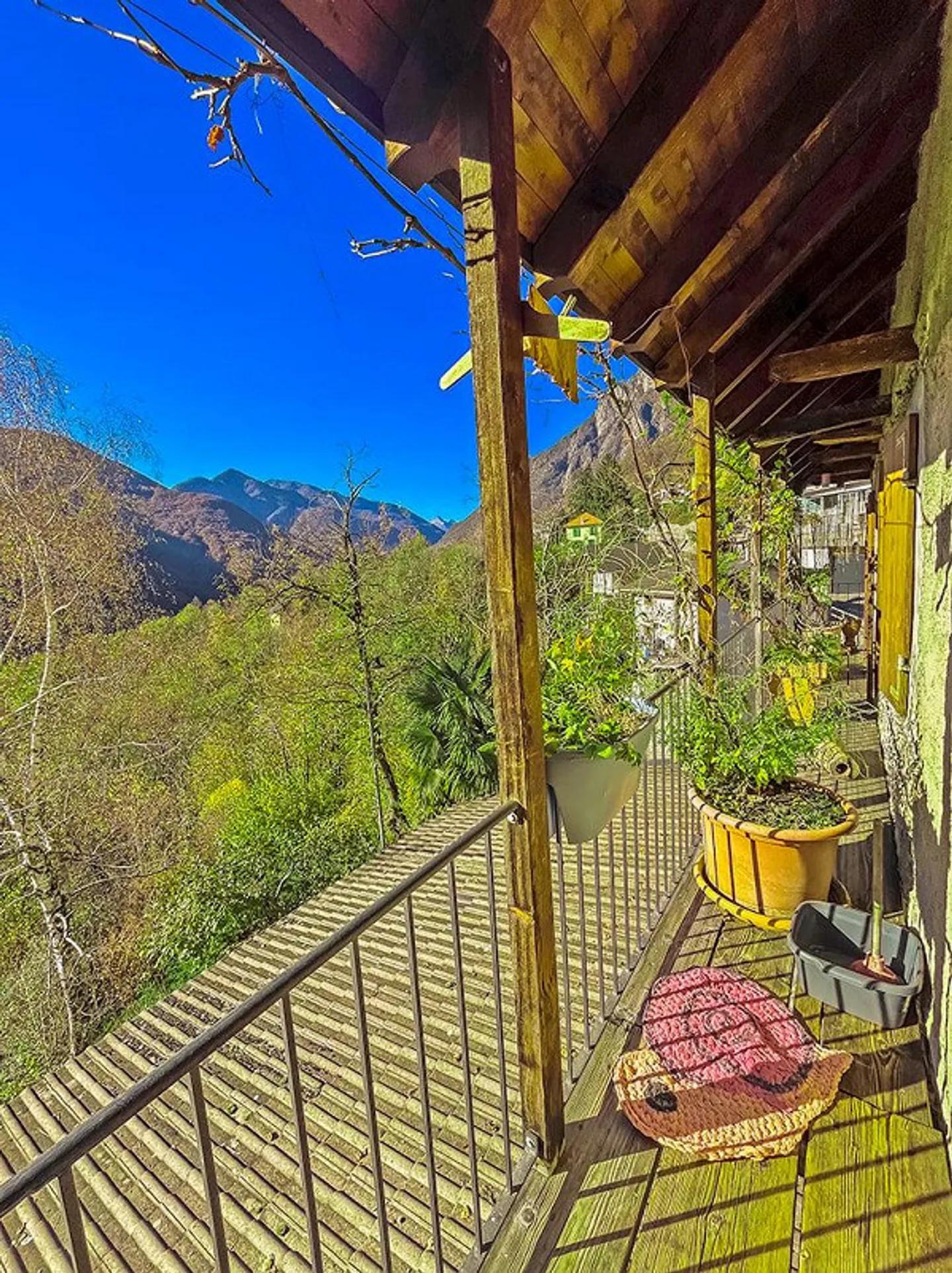 Typical Ticino House with Garden - Photo 9 of 13