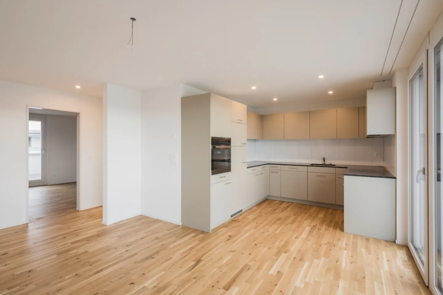 Moderno attico in standard di proprietà - Foto 1 di 11