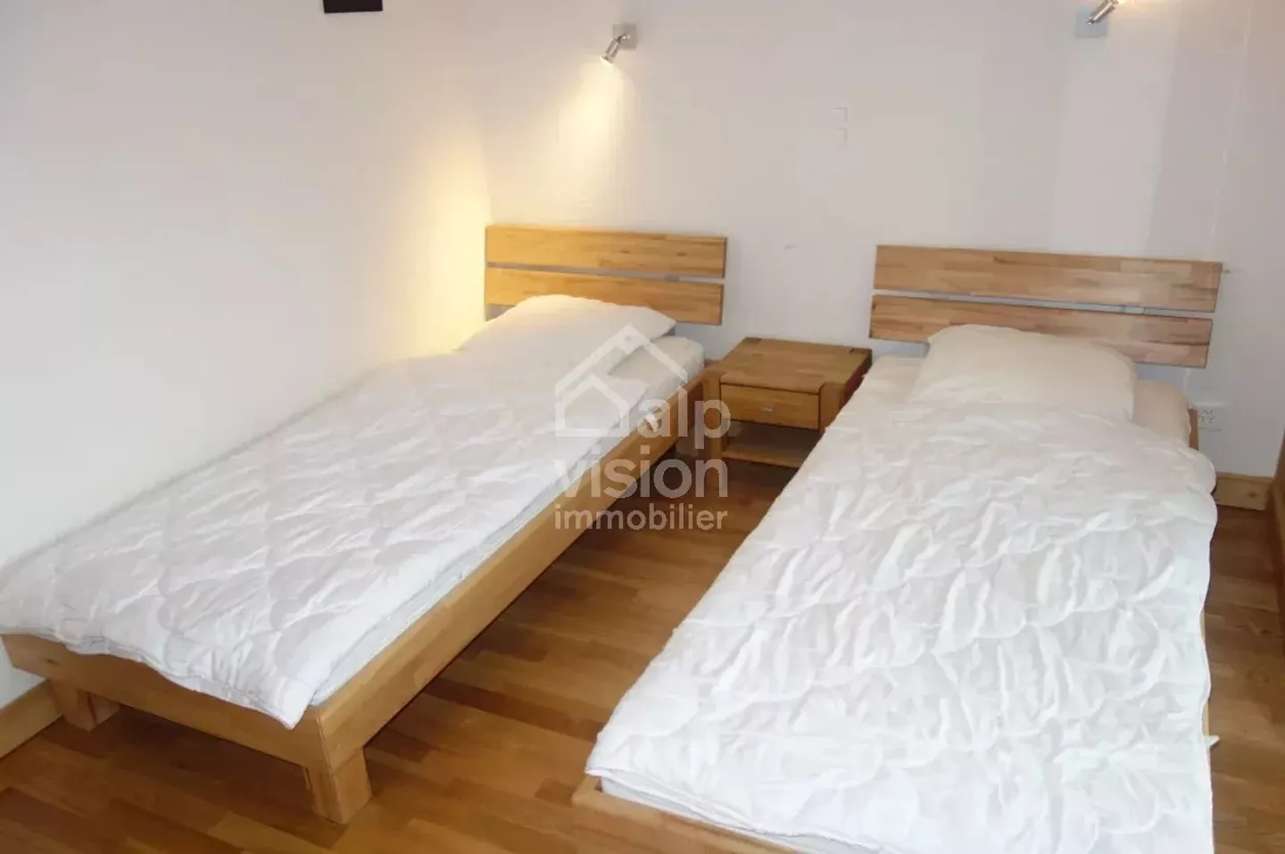 APPARTAMENTO 4.5 ARREDATO SKI-IN-SKI-OUT CON TERRAZZA E GIARDINO - Foto 6 di 12