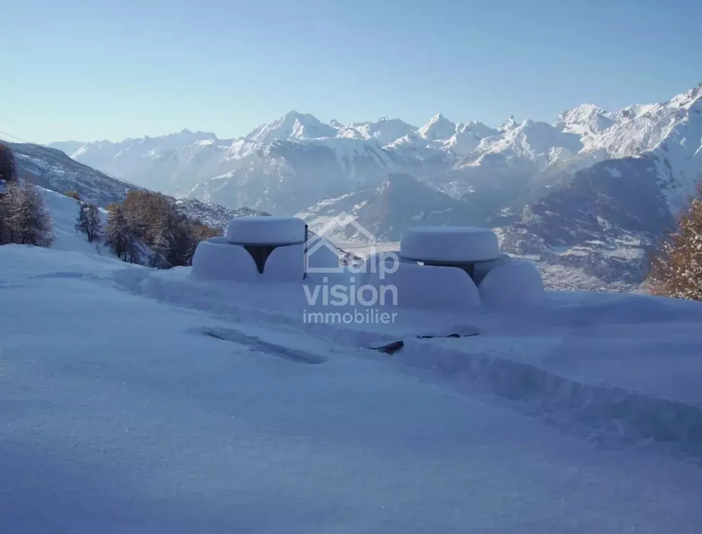 APPARTAMENTO 4.5 ARREDATO SKI-IN-SKI-OUT CON TERRAZZA E GIARDINO - Foto 11 di 12