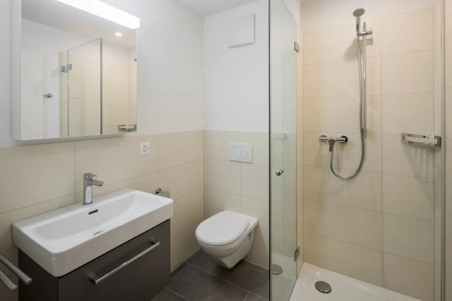 Moderno attico in standard di proprietà - Foto 6 di 11