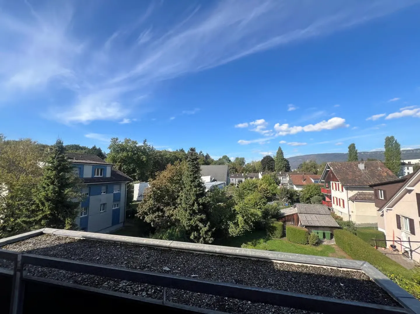 Appartement en attique de 3,5 pièces avec grande terrasse pour se détendre - Photo 1 sur 13