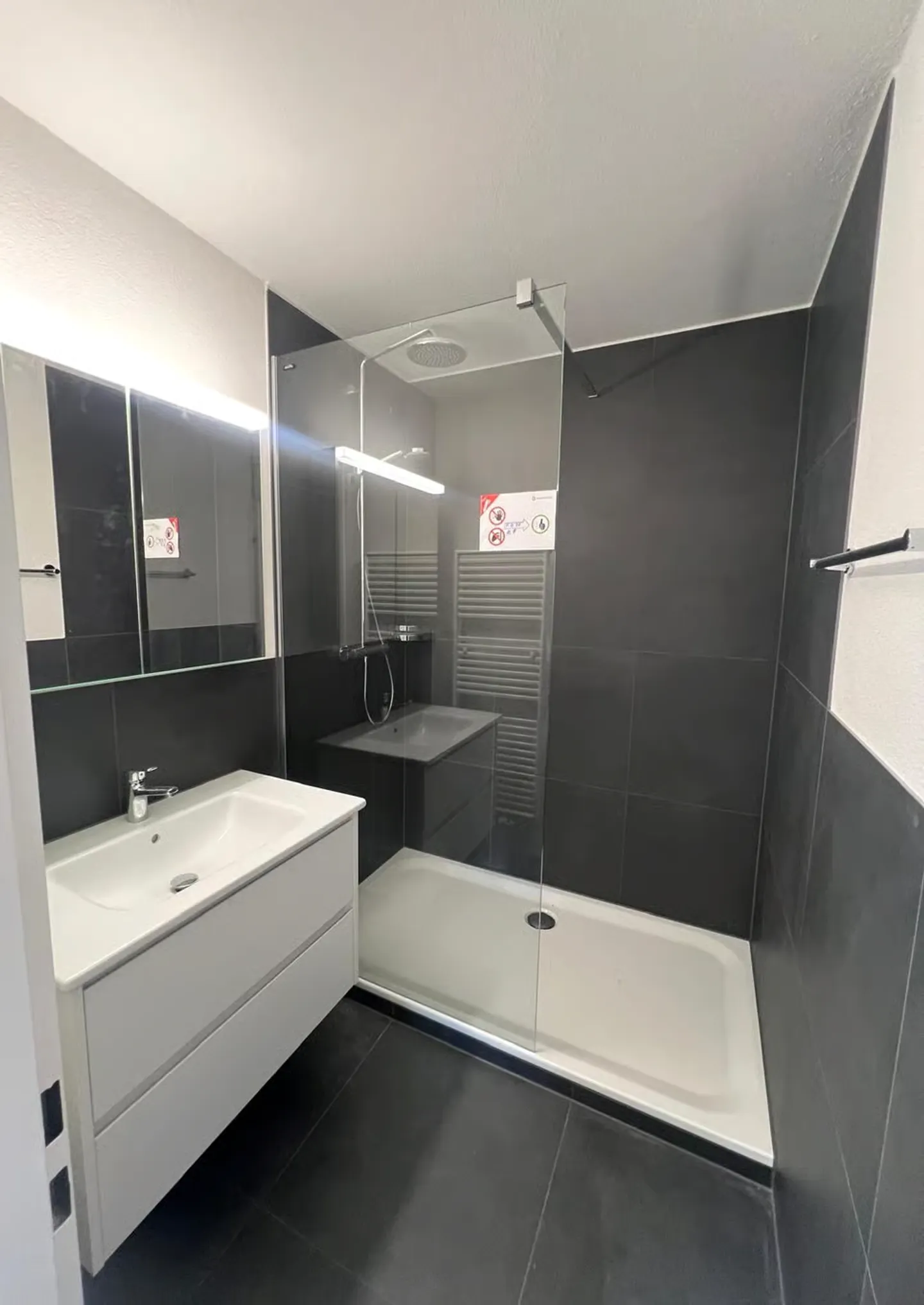 Appartement en attique de 3,5 pièces avec grande terrasse pour se détendre - Photo 5 sur 13