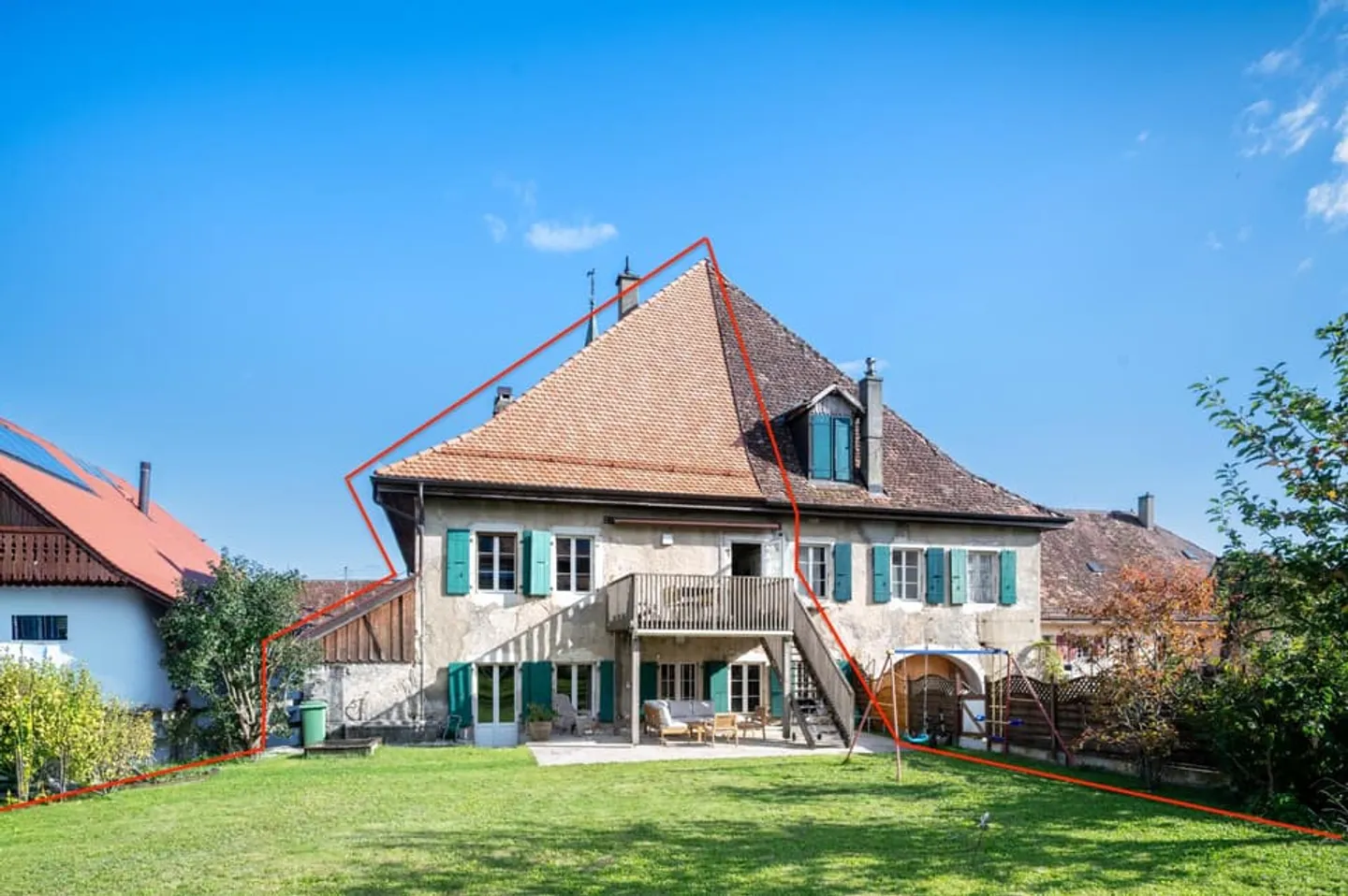 Village house with 2 apartments 3.5 and 6.5 rooms. Large garden. In Rances. - Photo 3 of 13